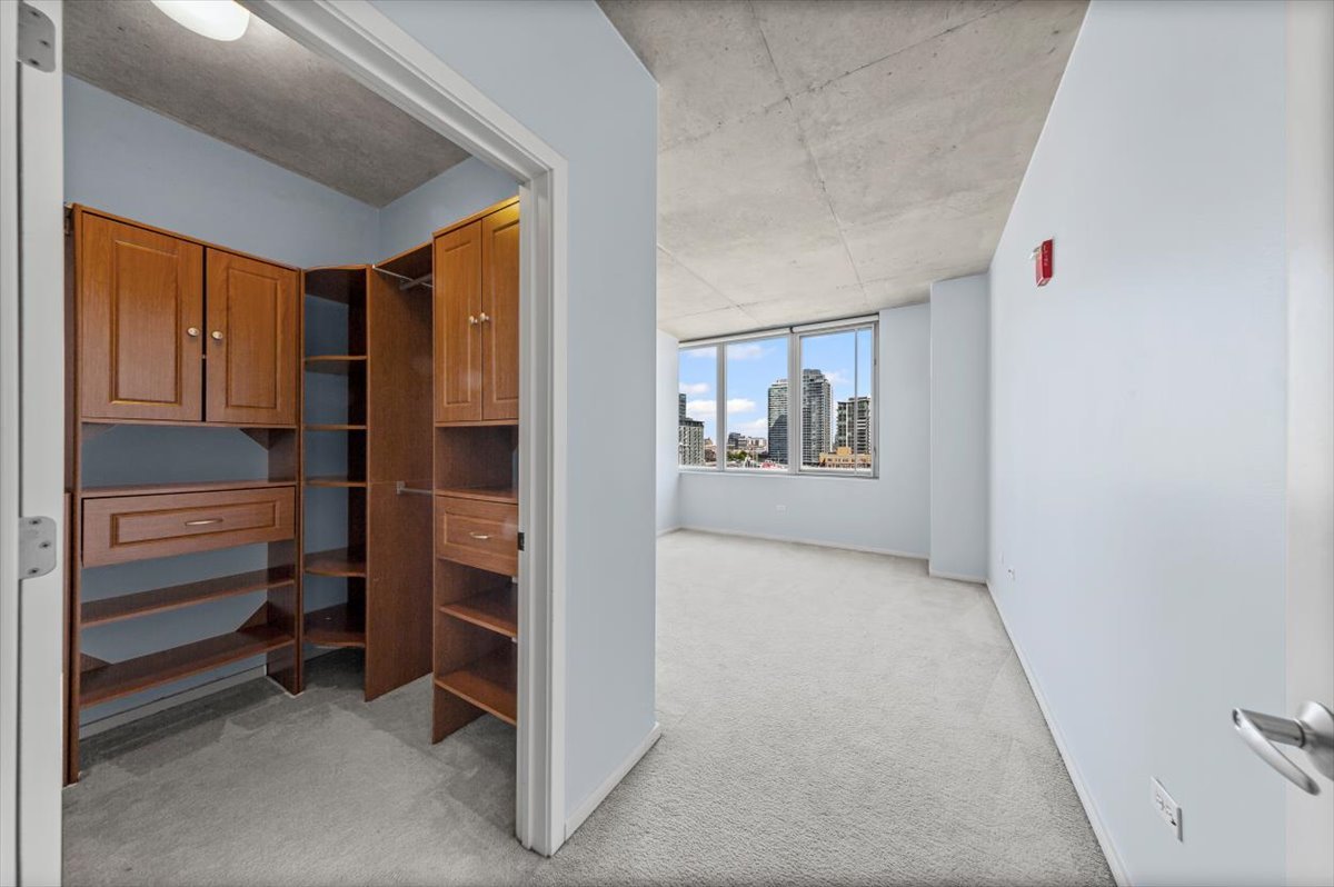659 W Randolph Street Unit: 1007