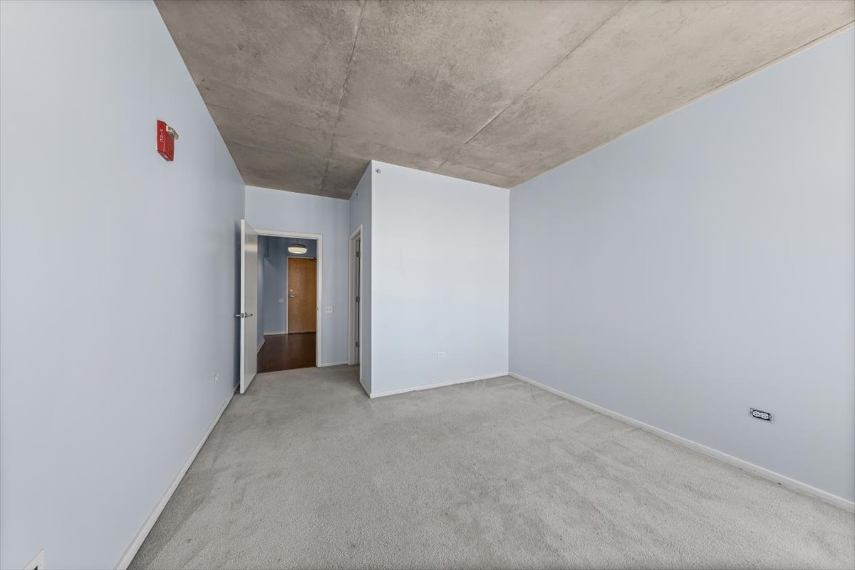 659 W Randolph Street Unit: 1007
