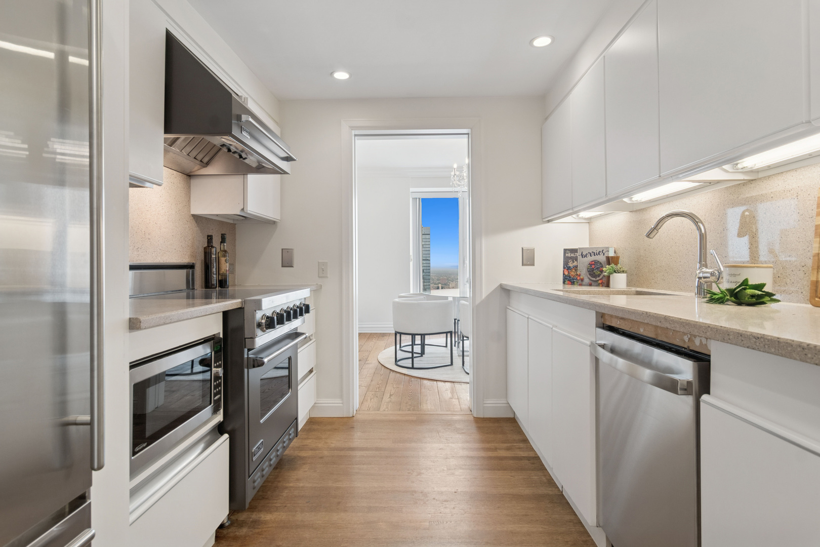 161 E Chicago Avenue Unit: 34F