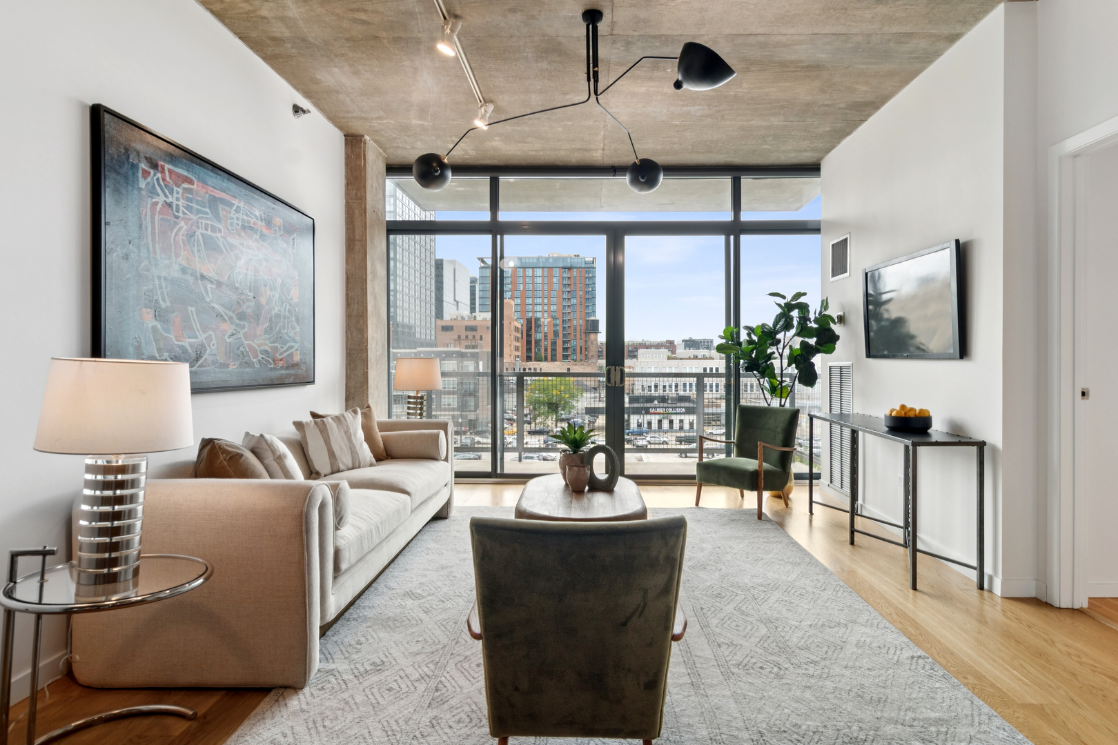 321 S Sangamon Street Unit: 501