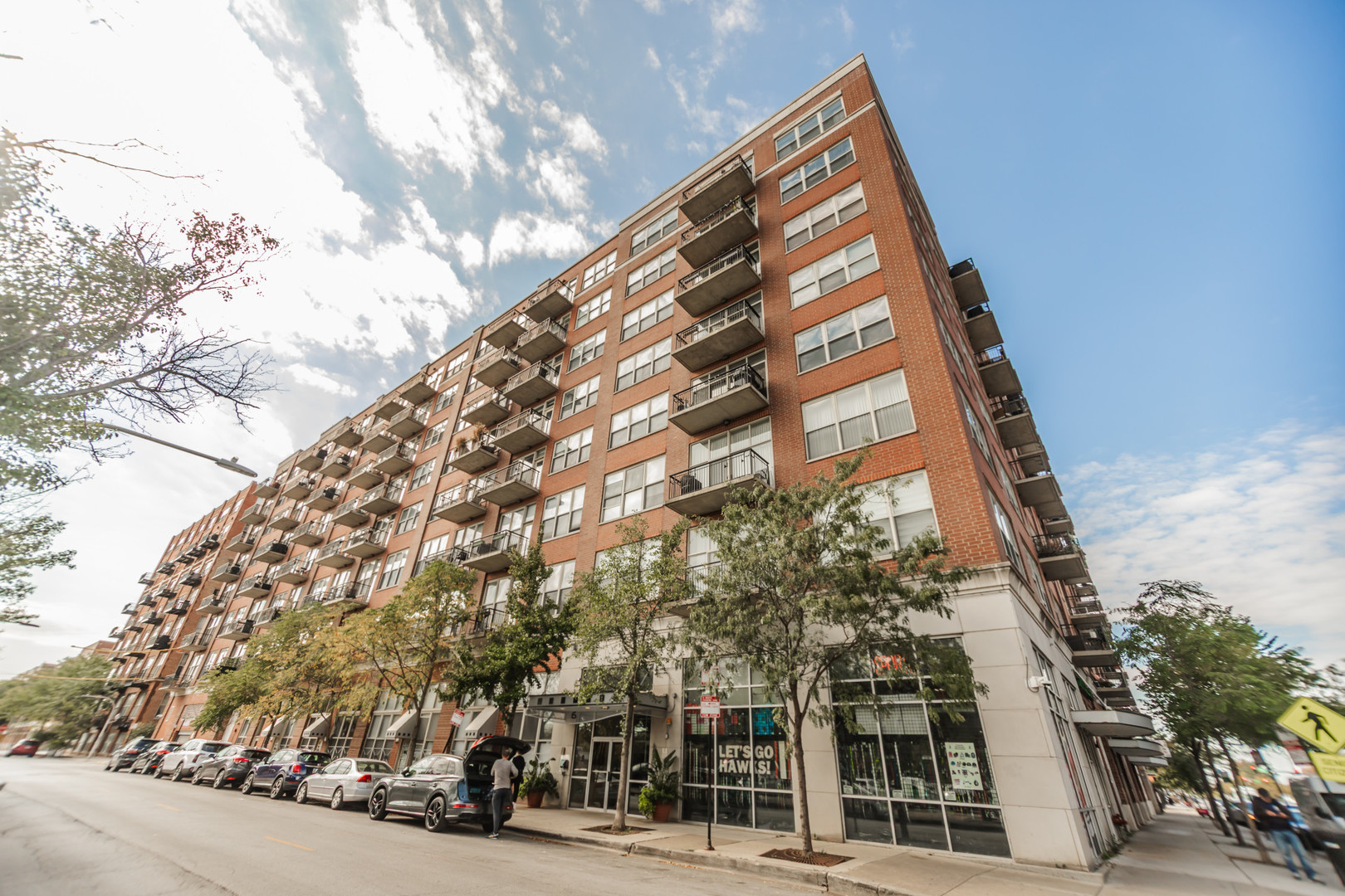 6 S LAFLIN Street Unit: 824