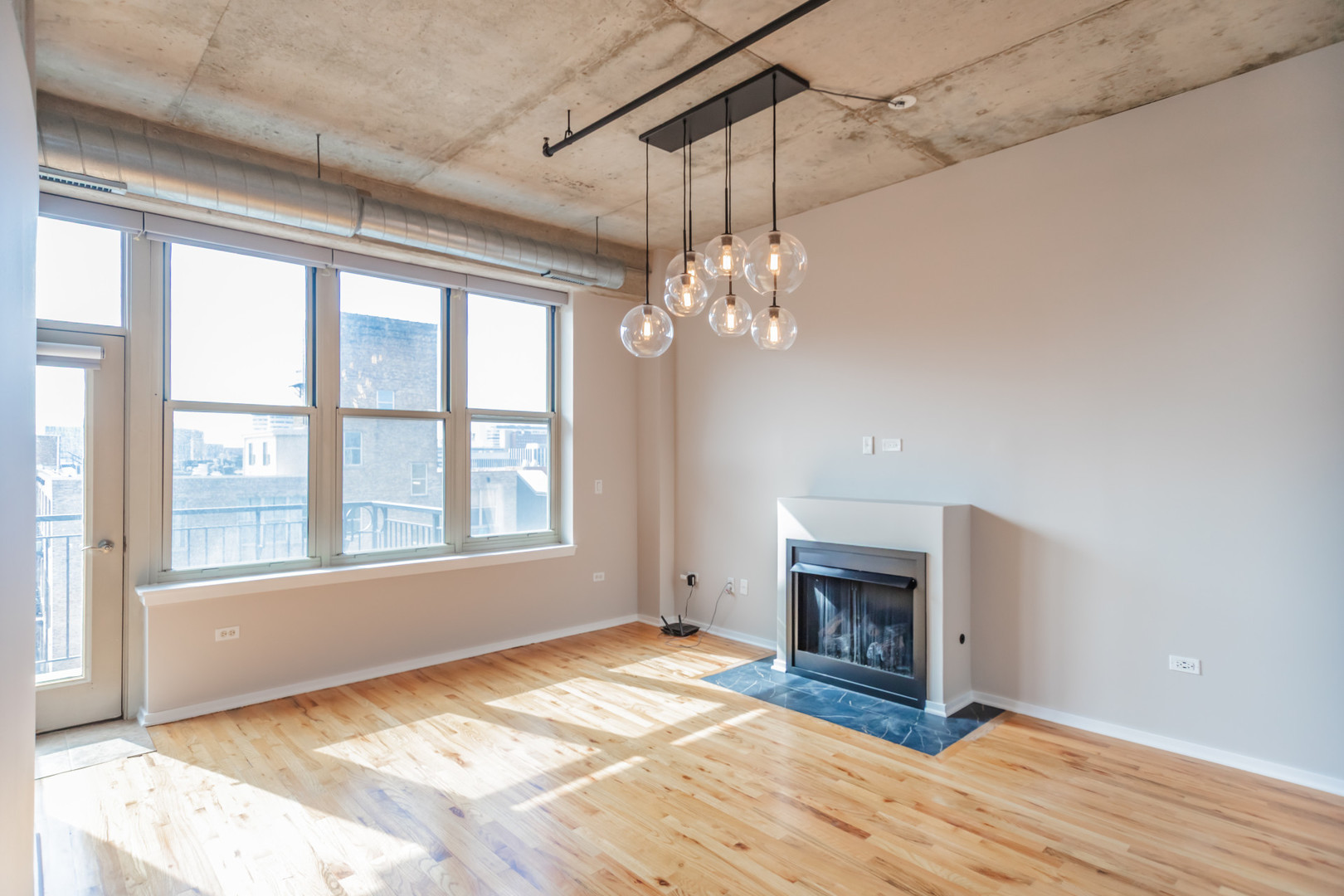 6 S LAFLIN Street Unit: 824