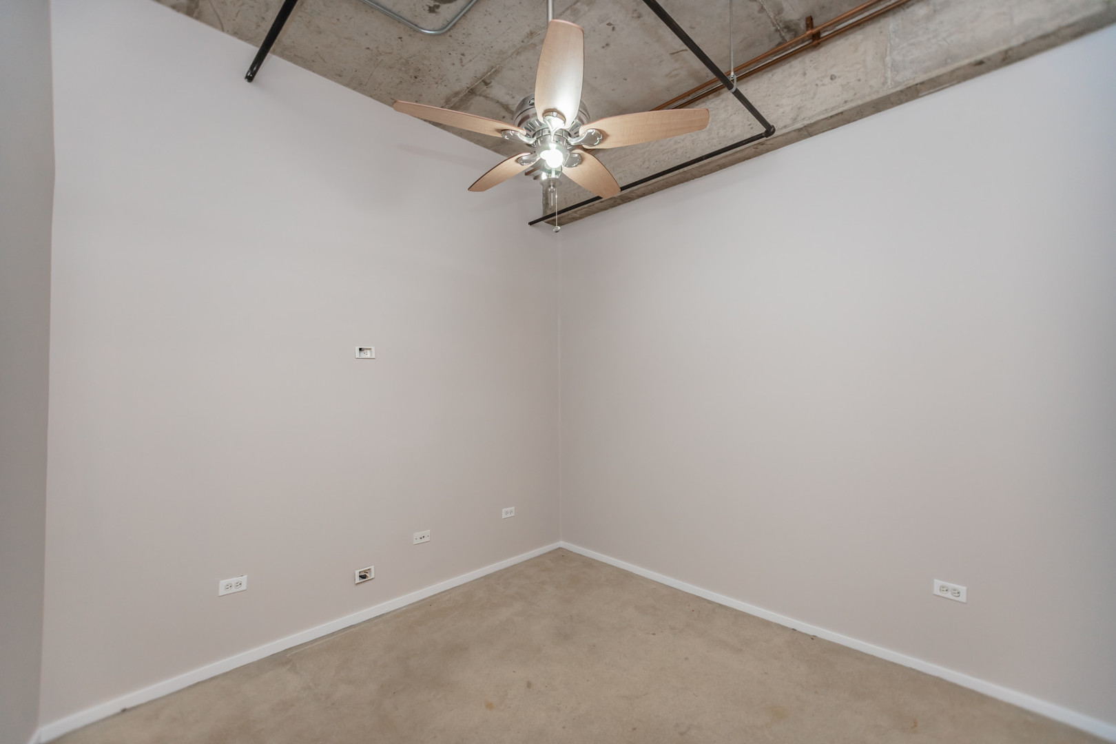 6 S LAFLIN Street Unit: 824