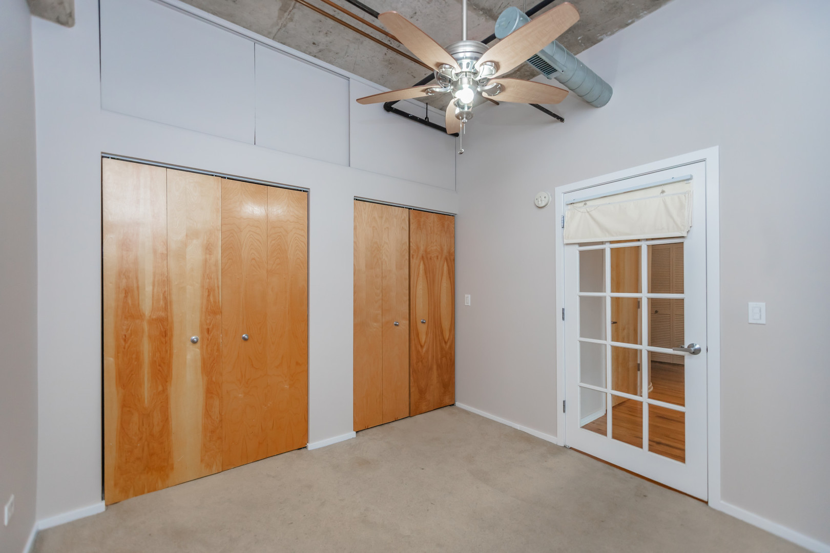 6 S LAFLIN Street Unit: 824