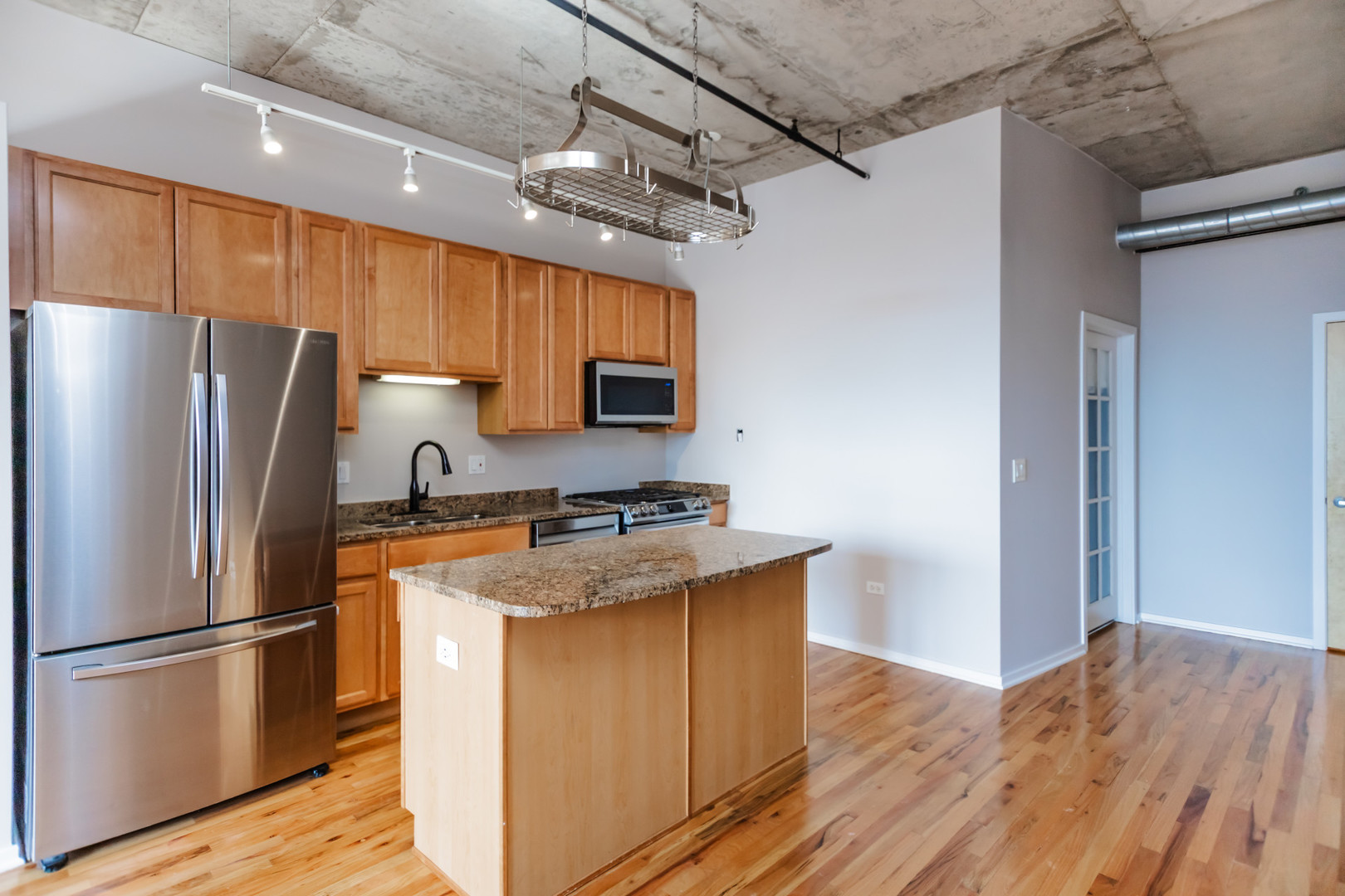 6 S LAFLIN Street Unit: 824