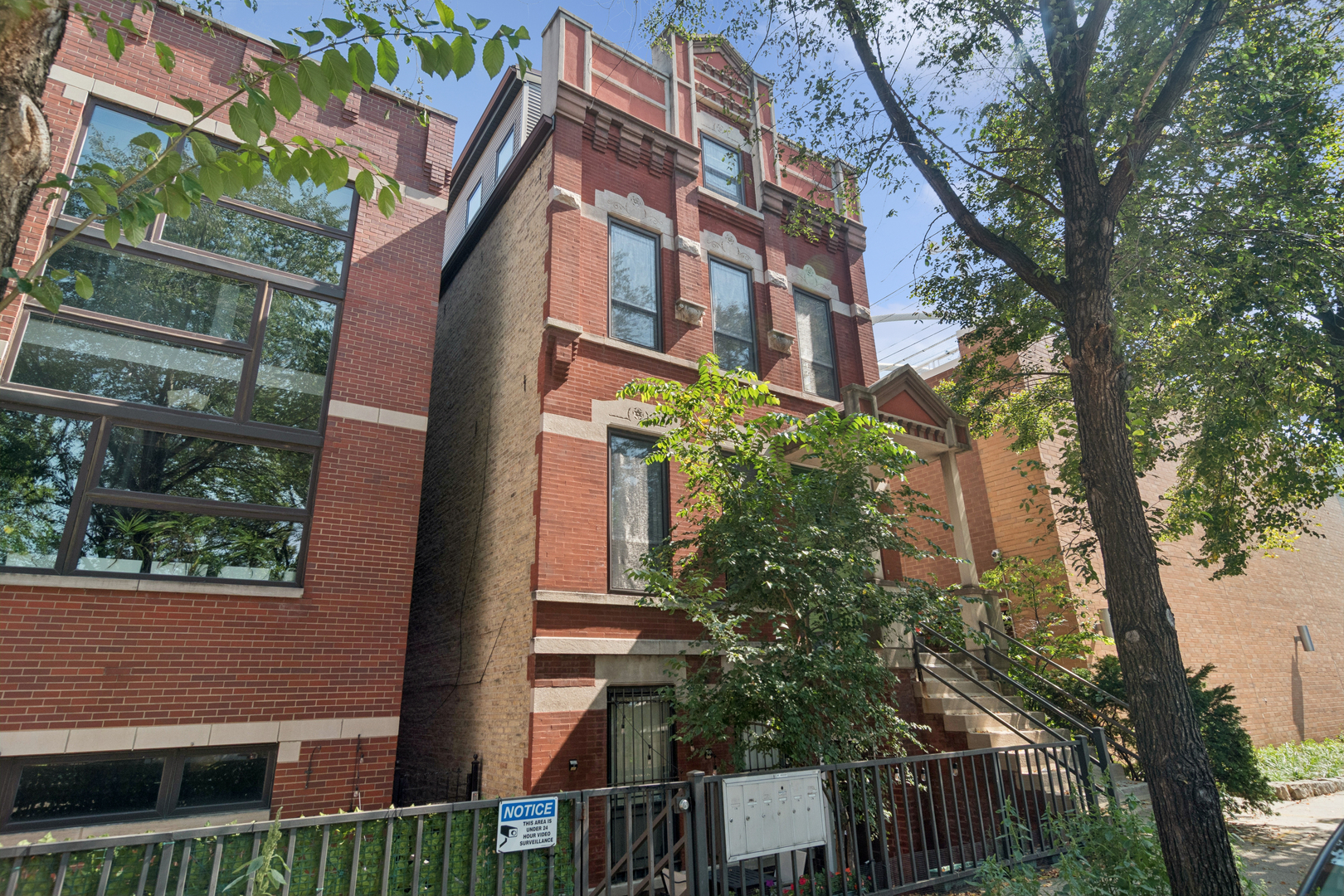 1215 N Greenview Avenue Unit: 1E
