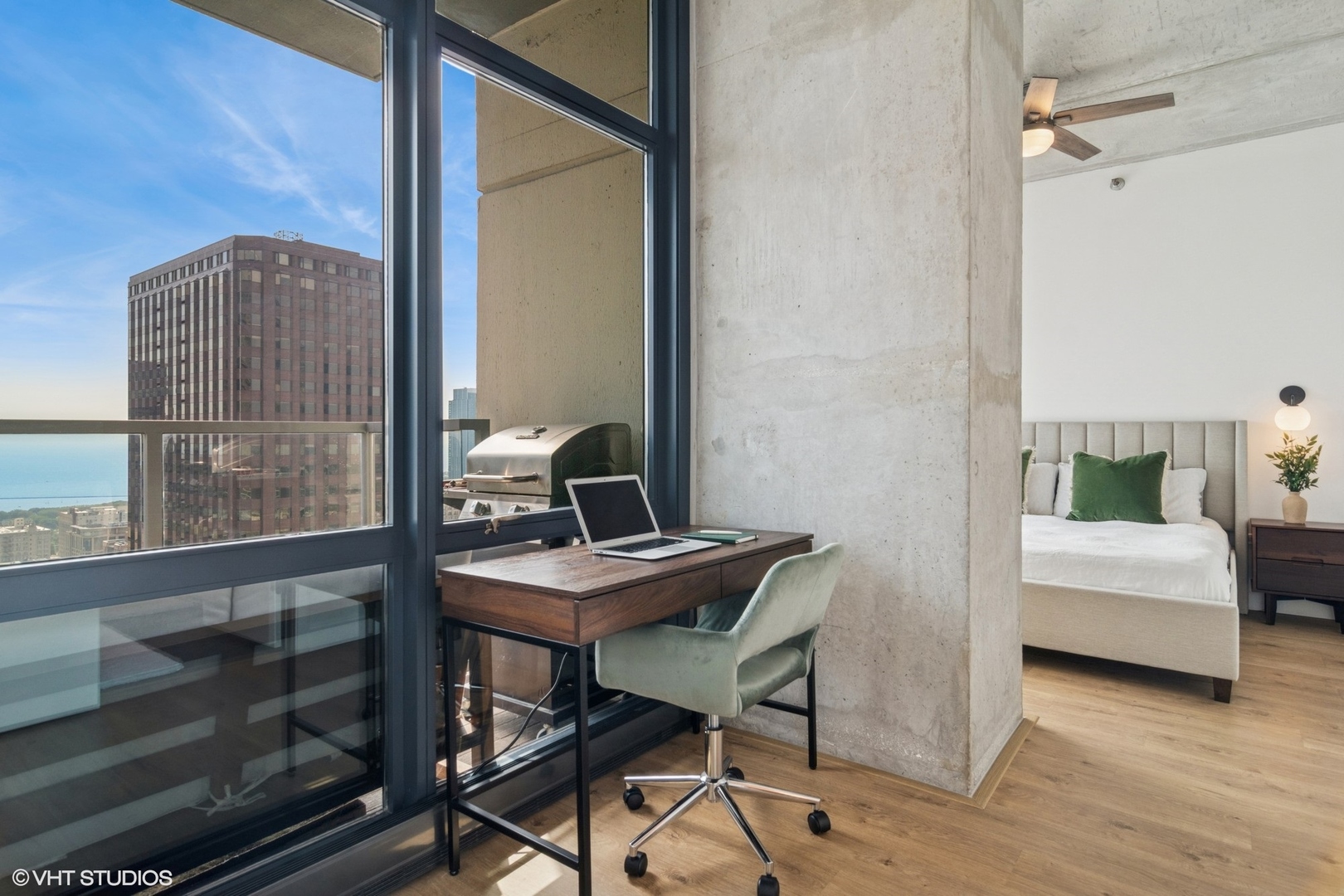 235 W Van Buren Street Unit: 4002
