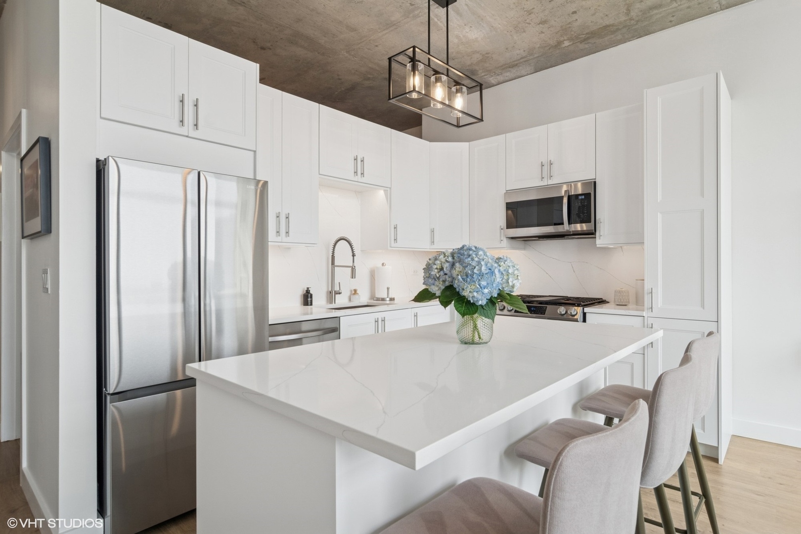 235 W Van Buren Street Unit: 4002