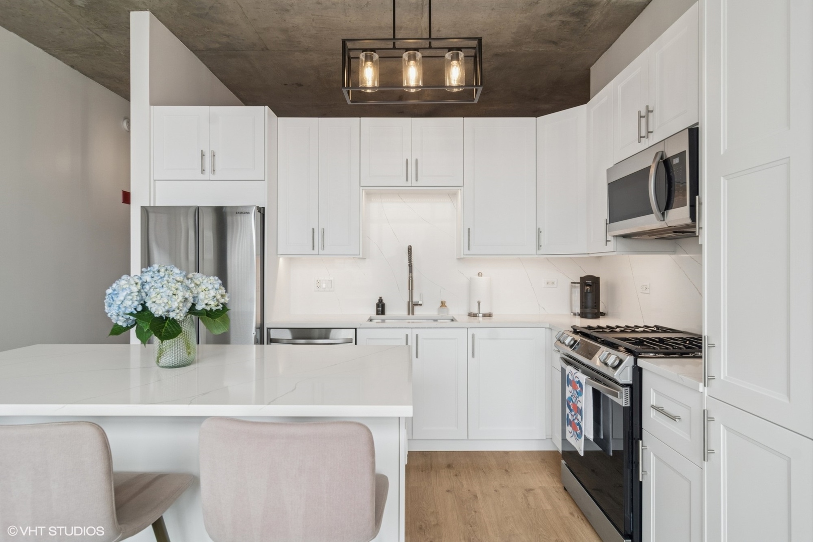 235 W Van Buren Street Unit: 4002