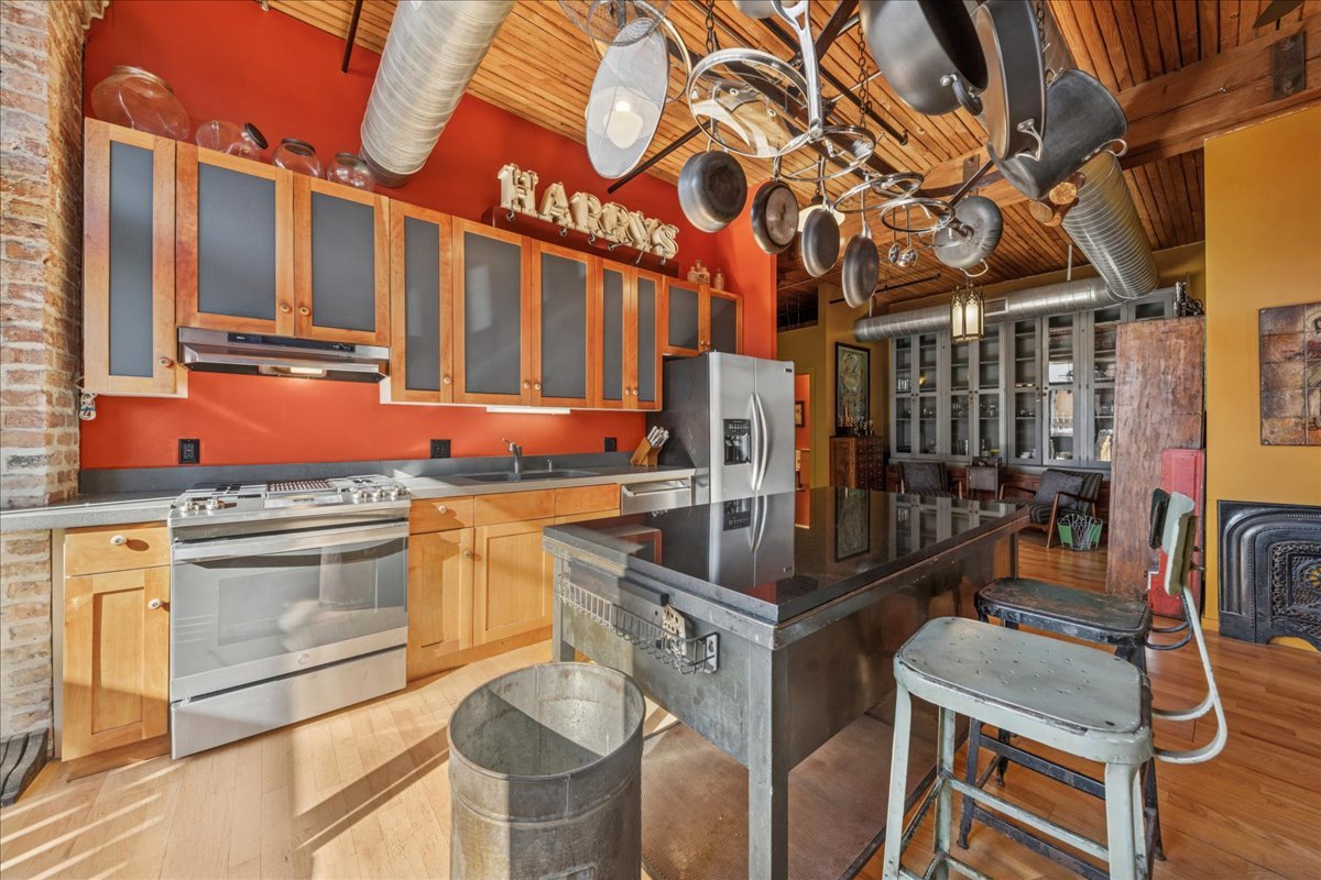 3500 S Sangamon Street Unit: 109