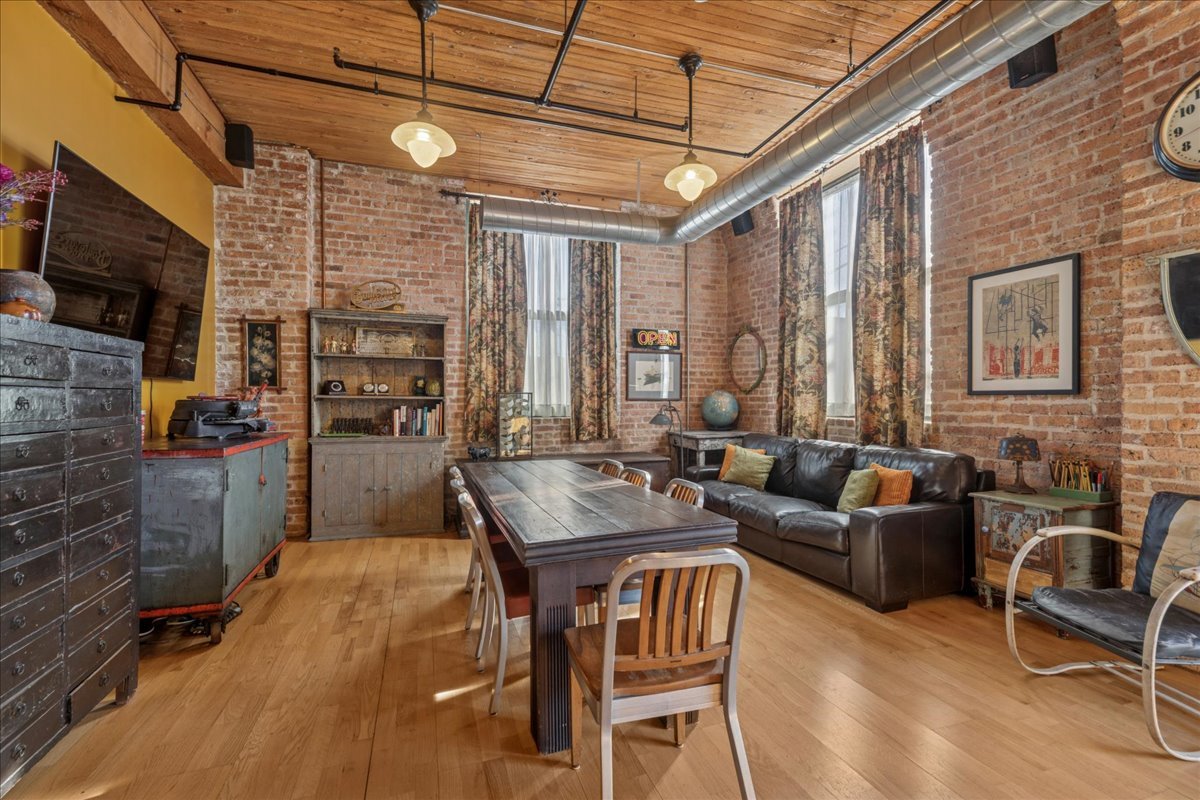 3500 S Sangamon Street Unit: 109