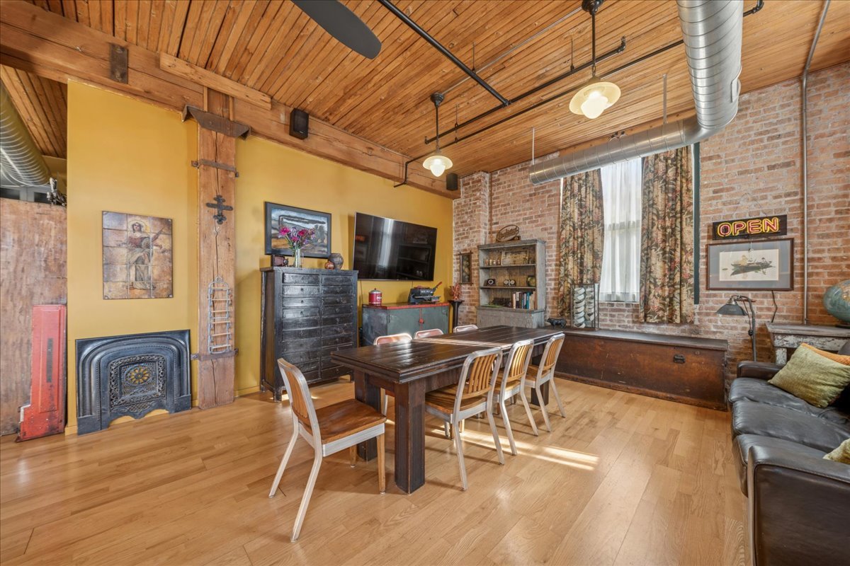 3500 S Sangamon Street Unit: 109