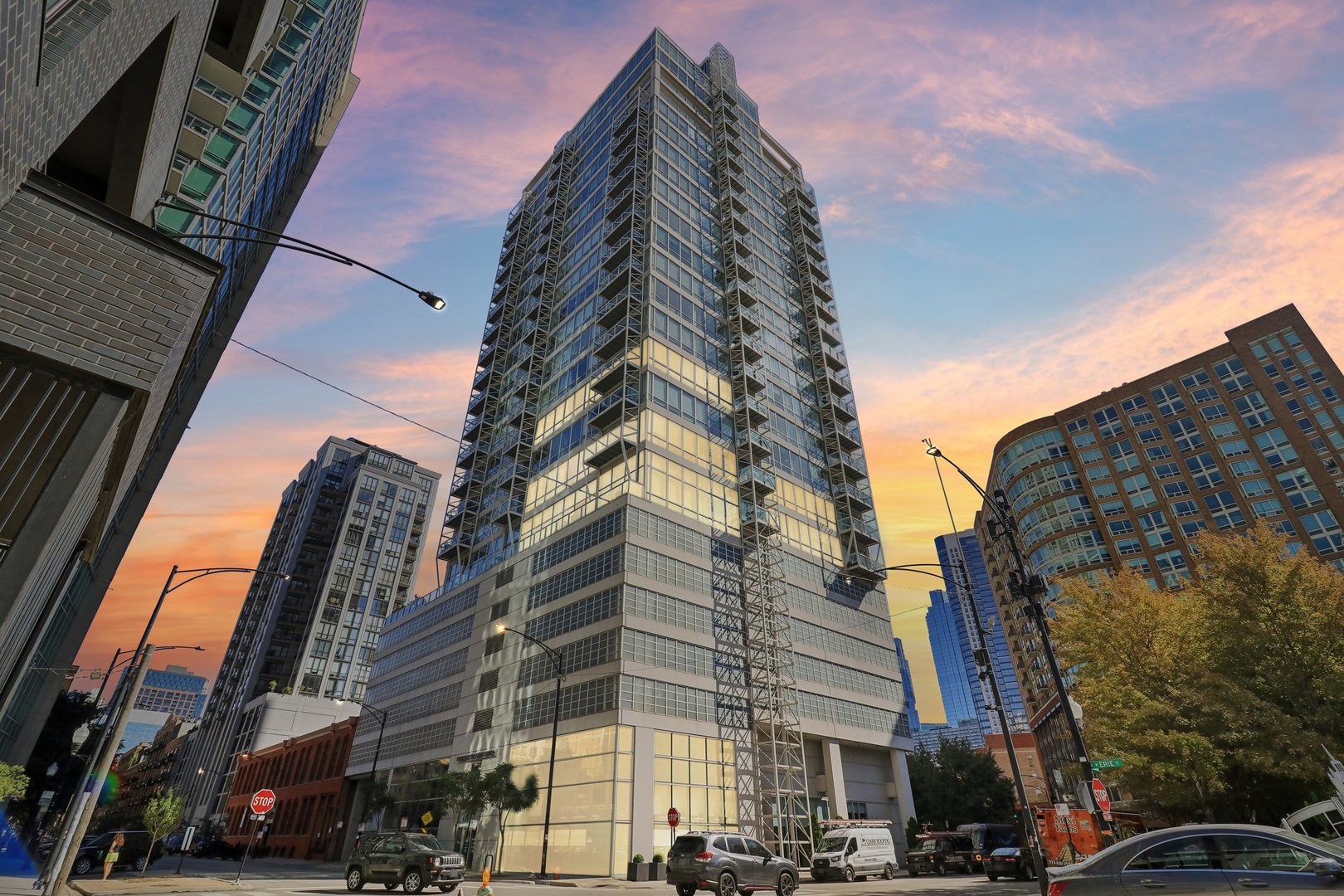 653 N Kingsbury Street Unit: 2308