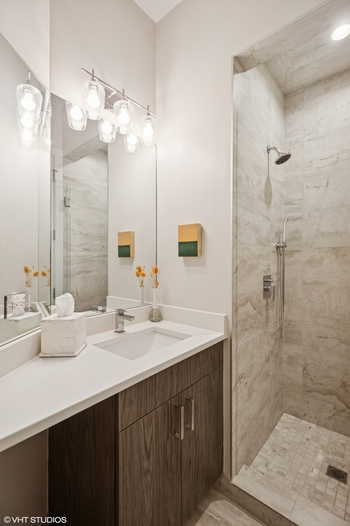 1753 N kedzie Boulevard Unit: 2