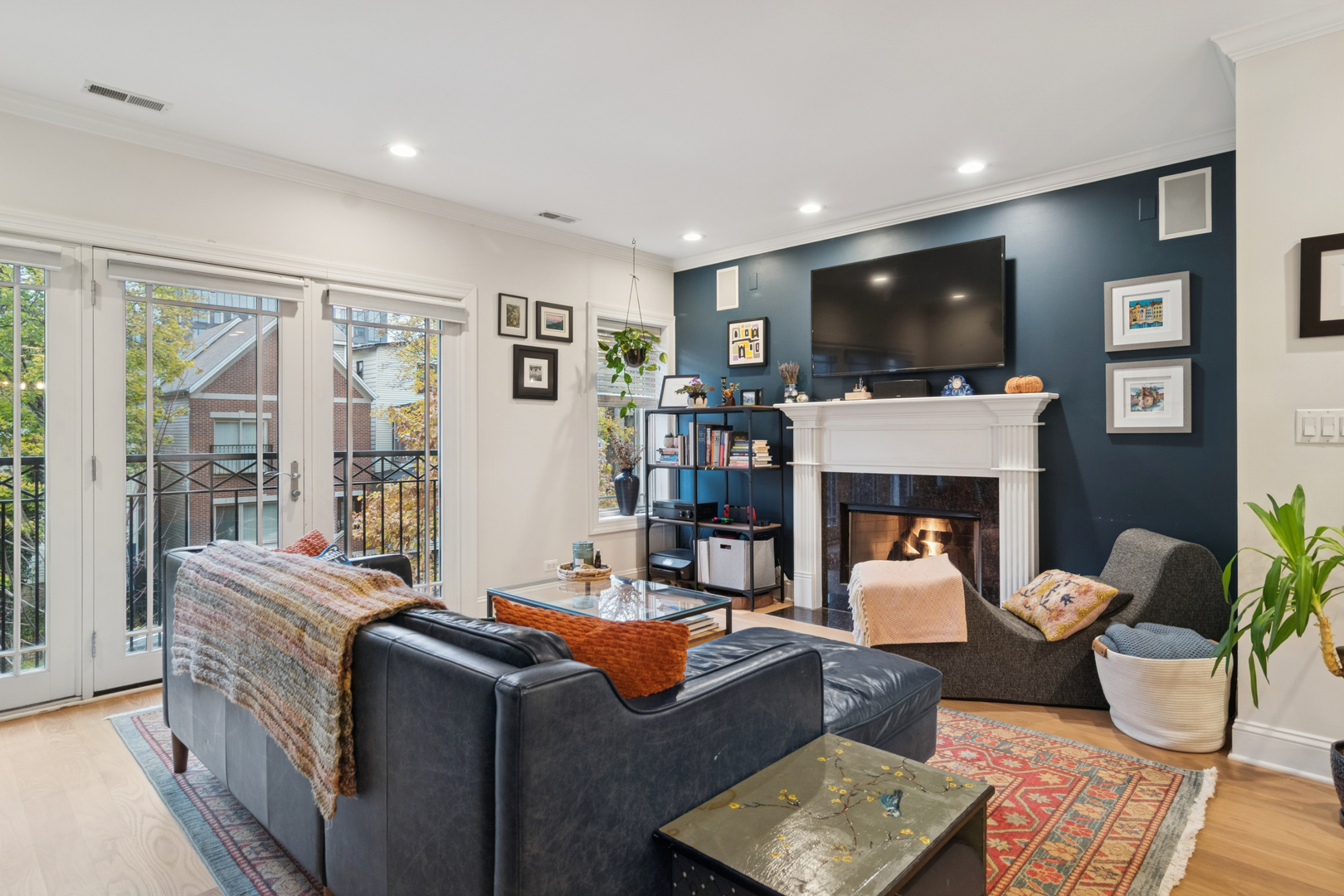 3537 N Wilton Avenue Unit: 2