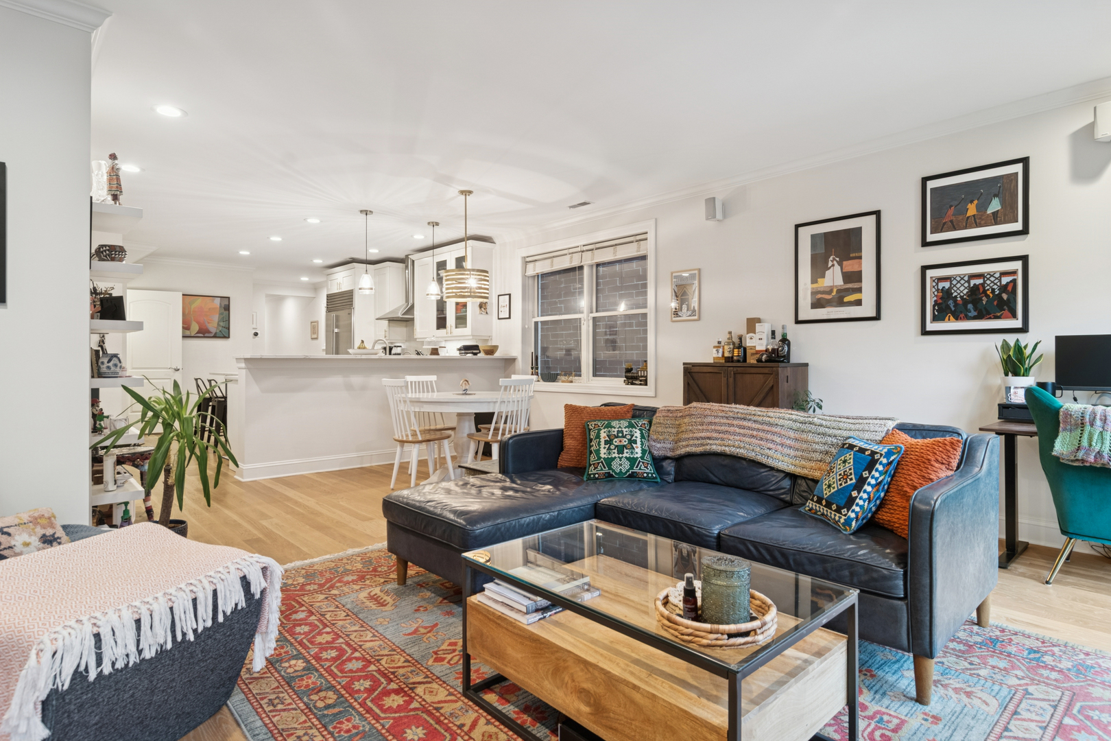 3537 N Wilton Avenue Unit: 2