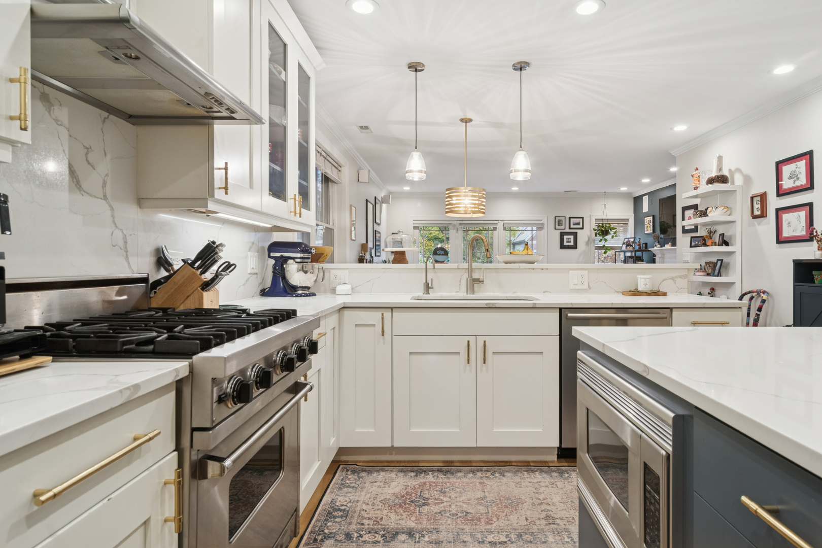 3537 N Wilton Avenue Unit: 2