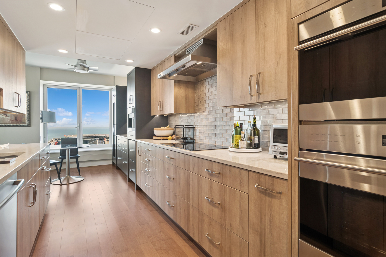 161 E Chicago Avenue Unit: 33A