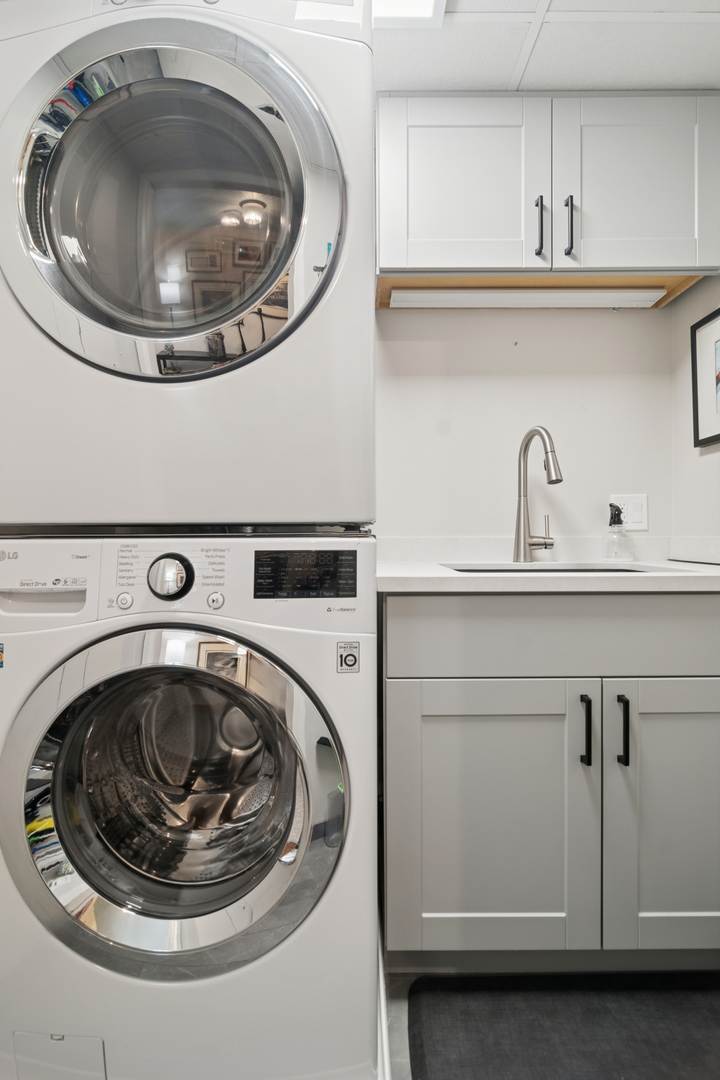 161 E Chicago Avenue Unit: 33A