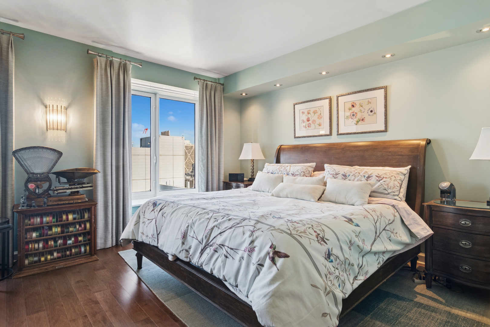 161 E Chicago Avenue Unit: 33A