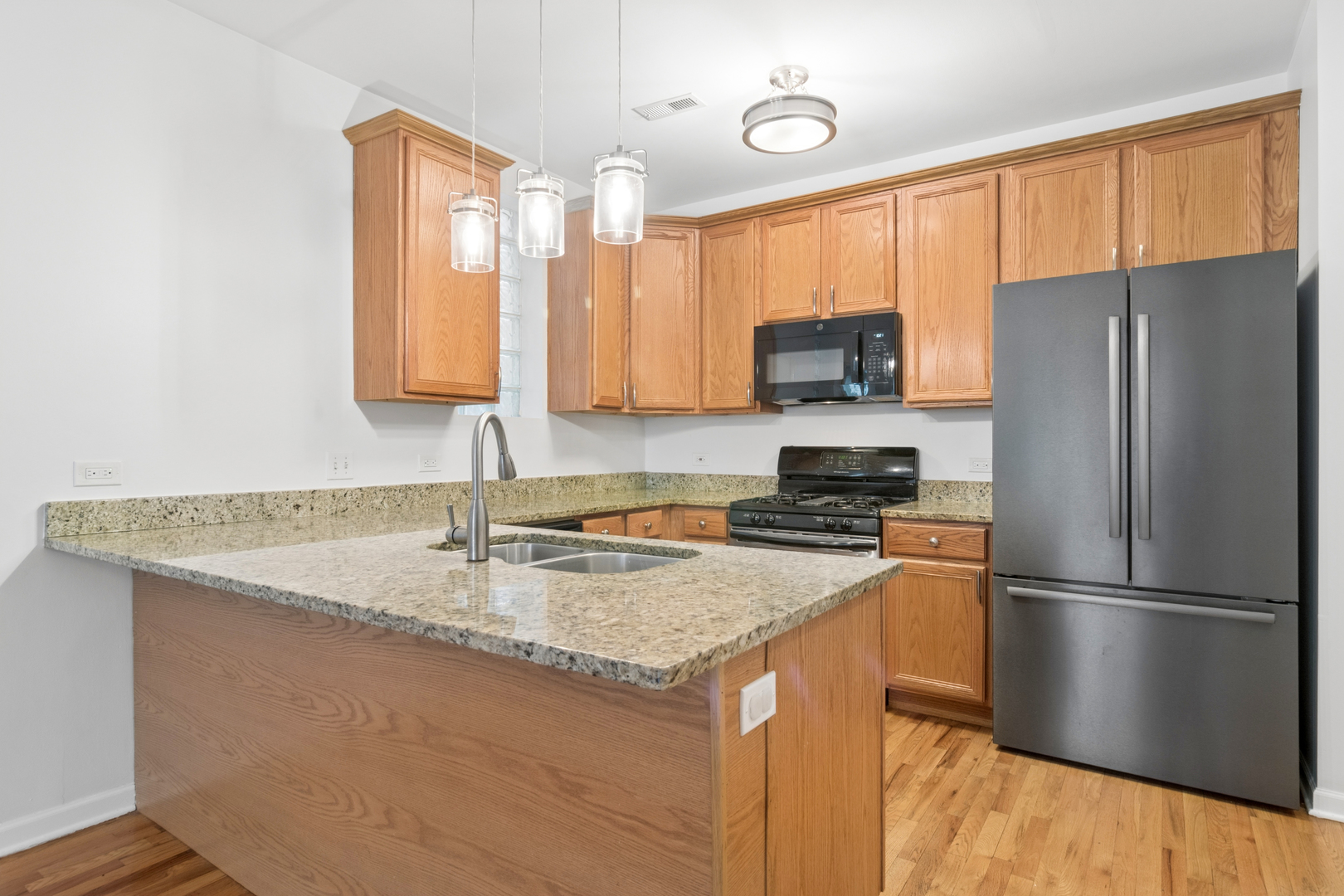 2249 W Monroe Street Unit: 3