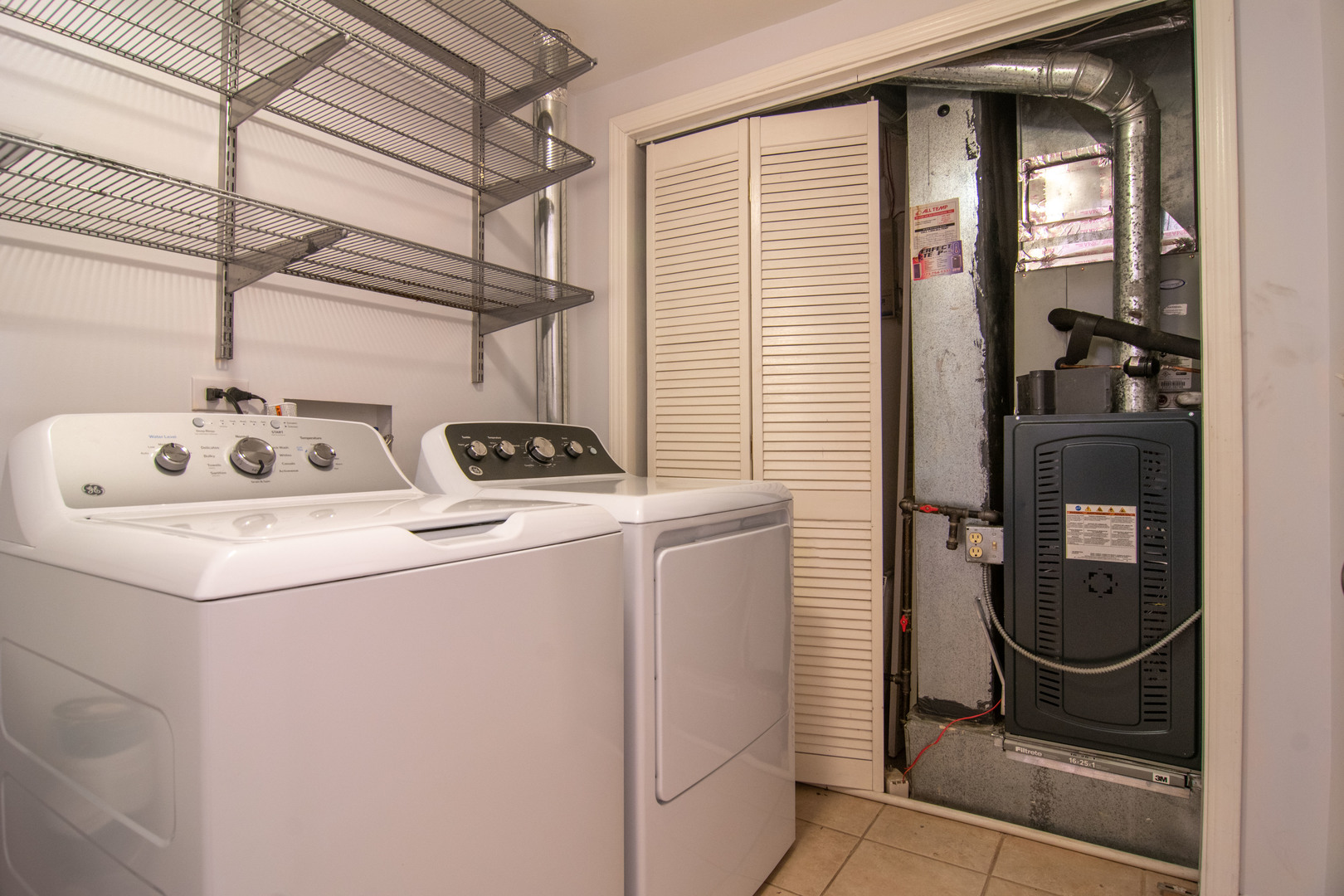 2249 W Monroe Street Unit: 3