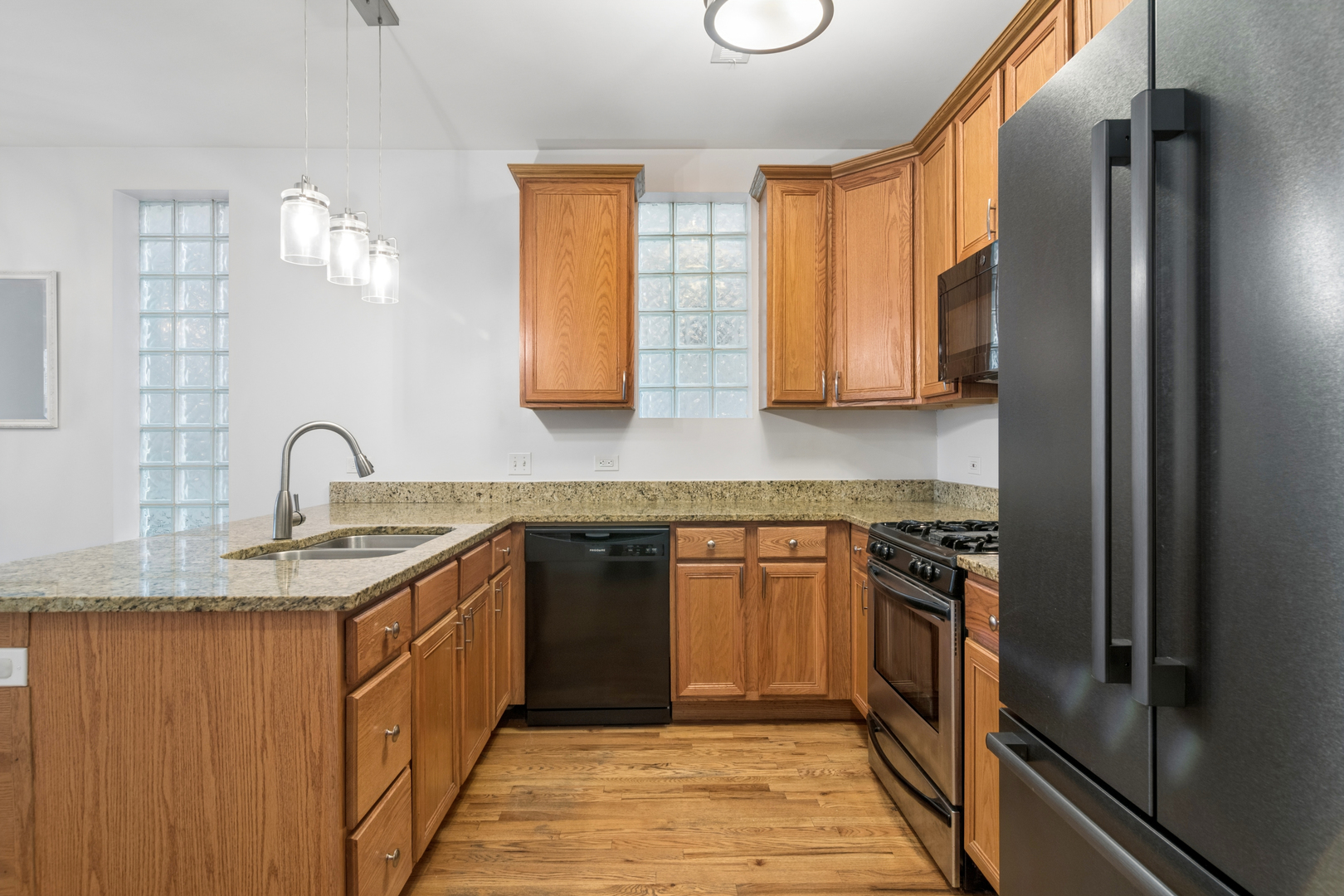 2249 W Monroe Street Unit: 3