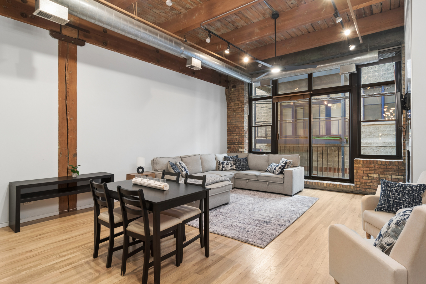 2300 W Wabansia Avenue Unit: 117
