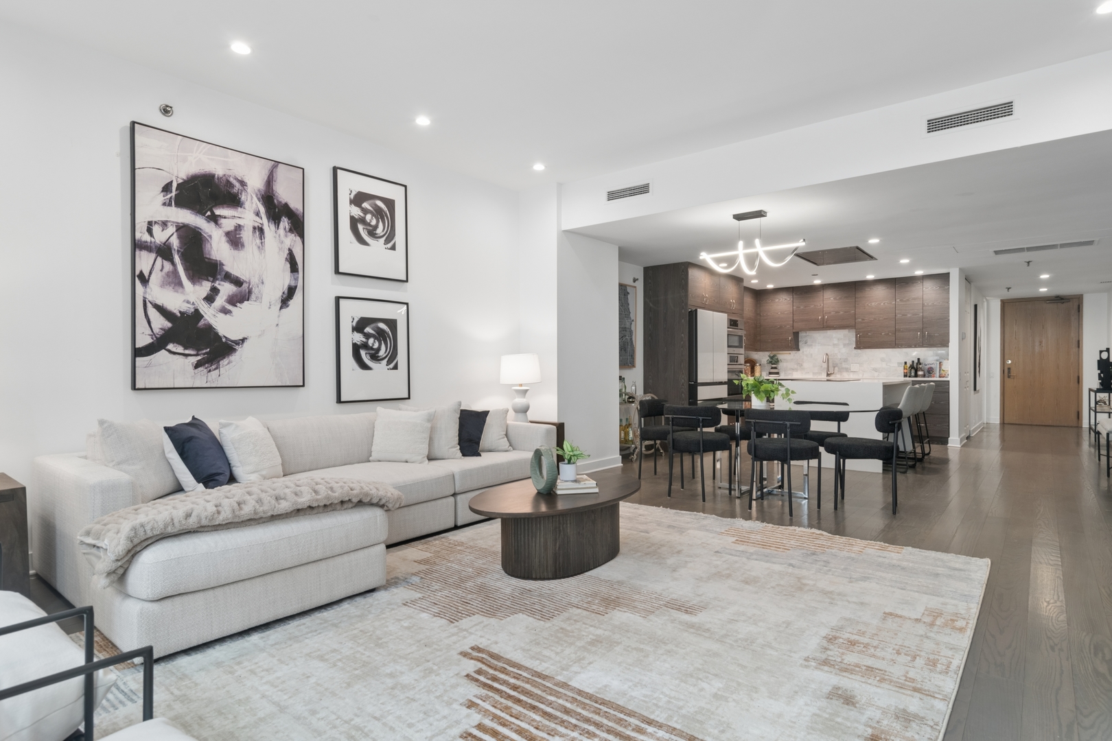 680 N Lake Shore Drive Unit: 916