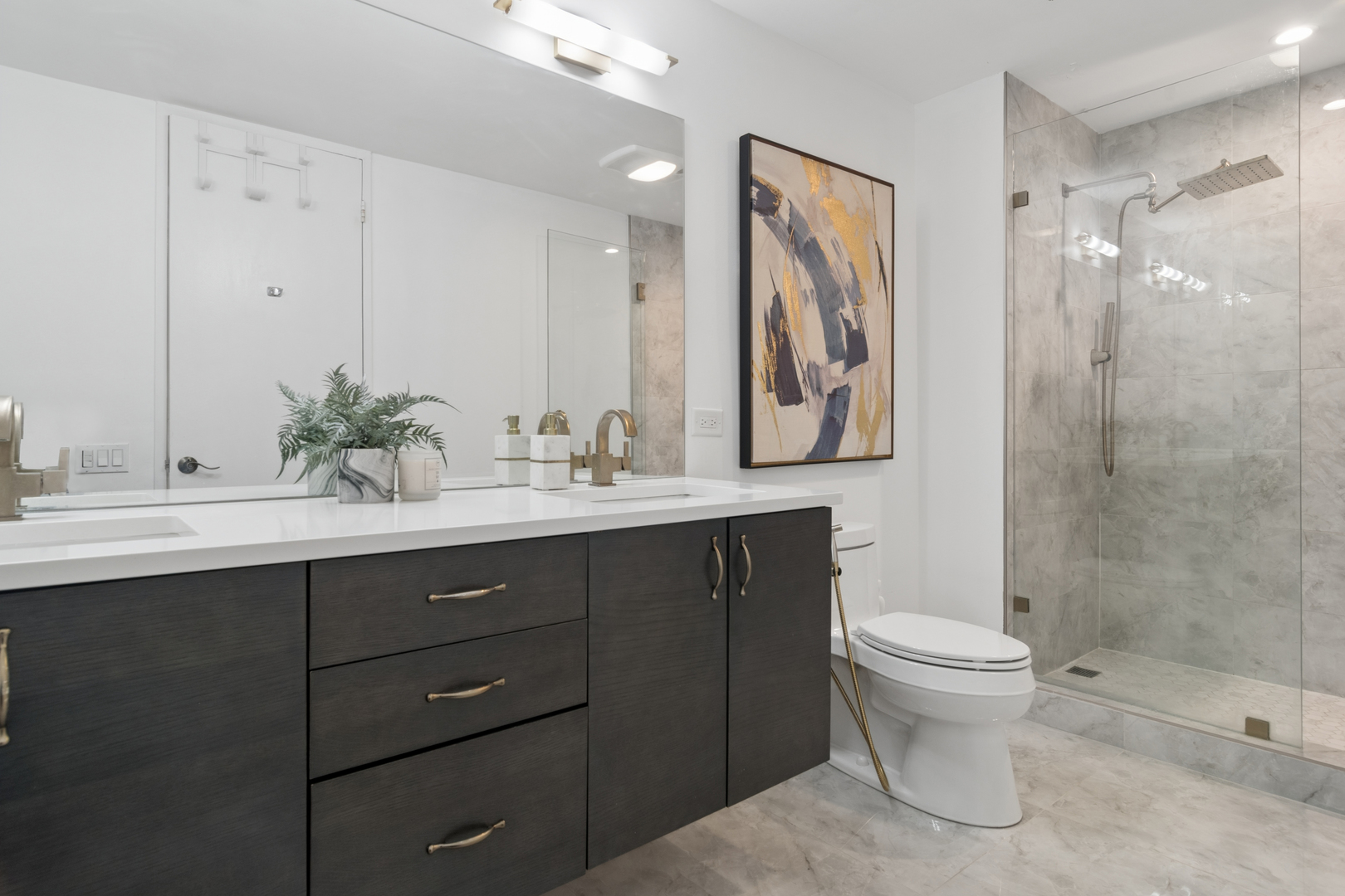 680 N Lake Shore Drive Unit: 916