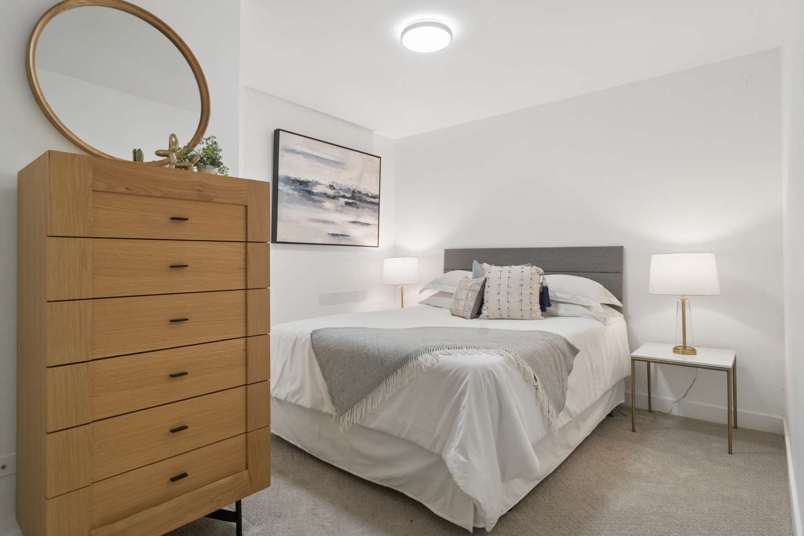 680 N Lake Shore Drive Unit: 916