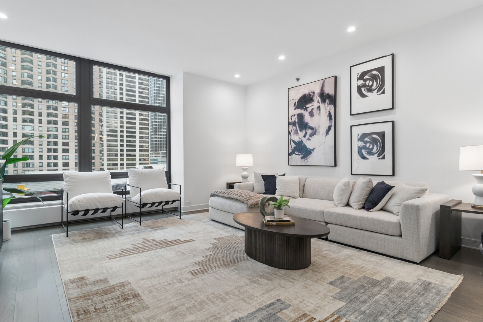 680 N Lake Shore Drive Unit: 916