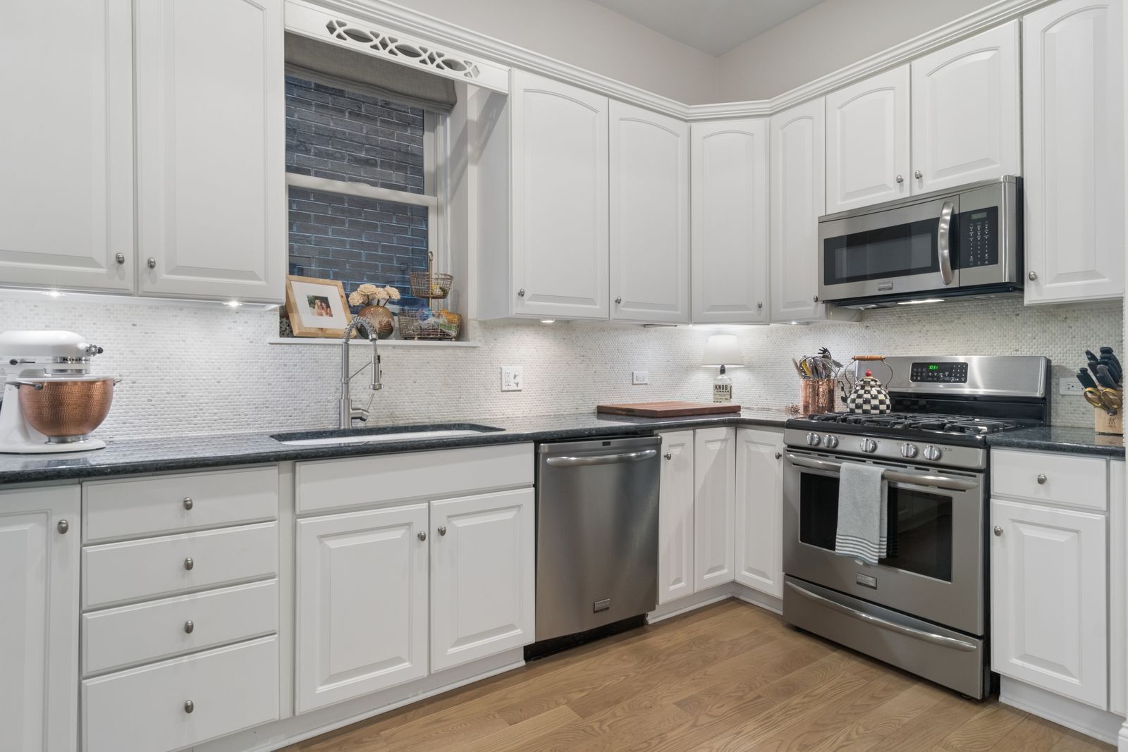 1667 N Bissell Street Unit: 2