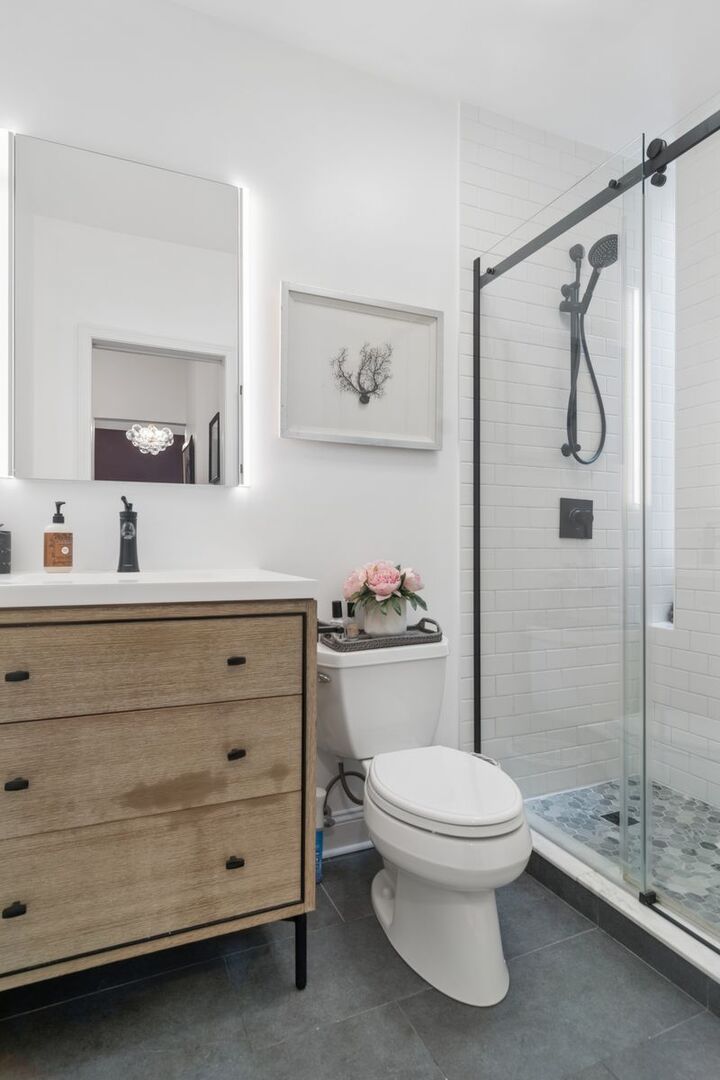 1667 N Bissell Street Unit: 2