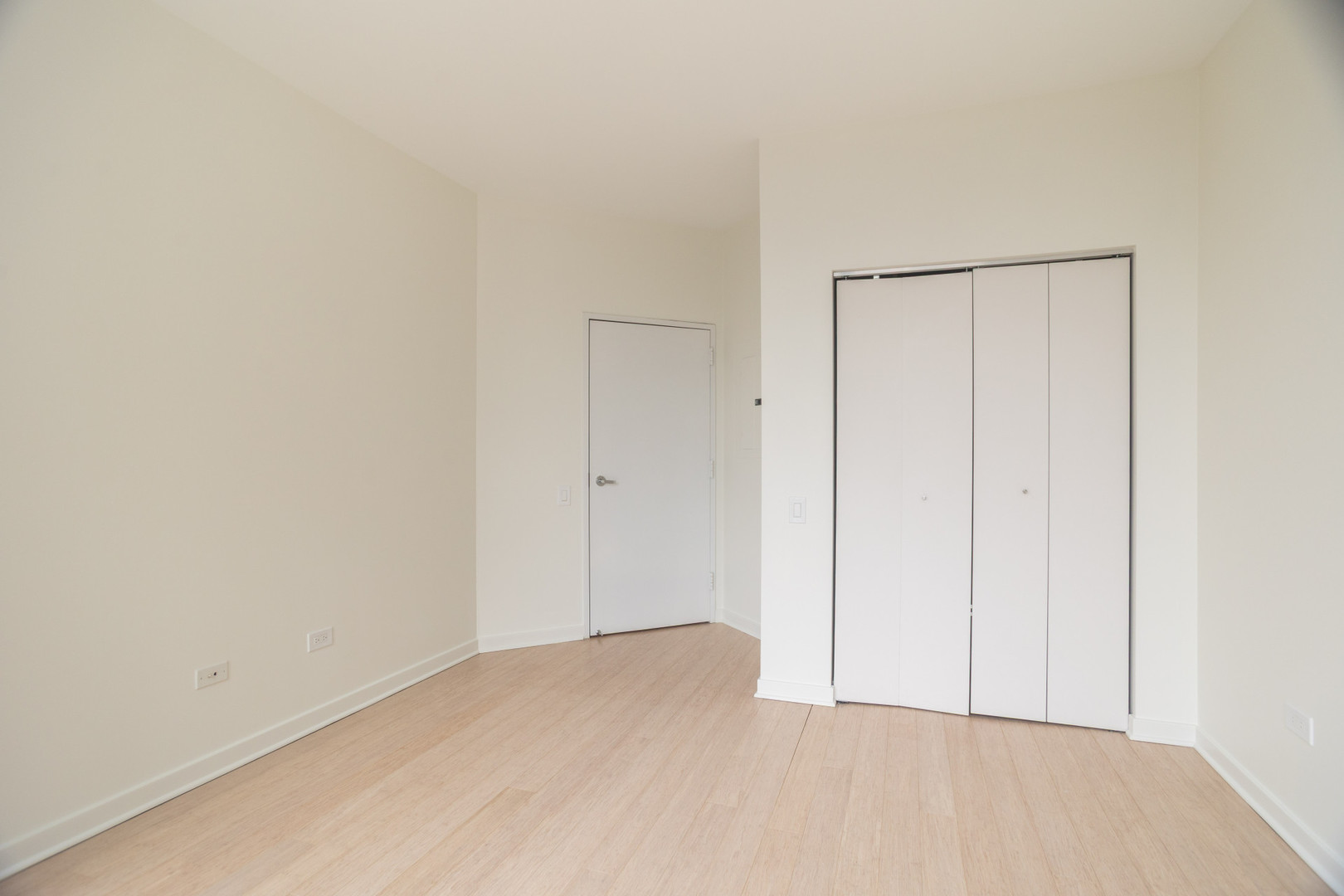 653 N Kingsbury Street Unit: 2001