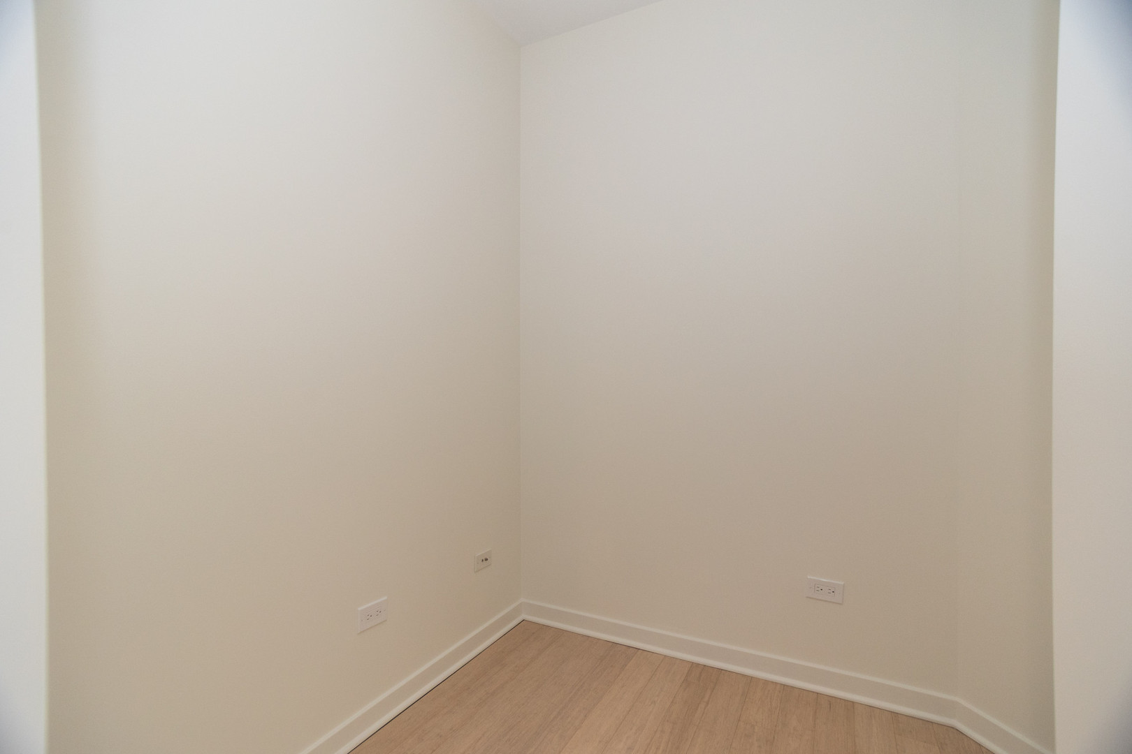 653 N Kingsbury Street Unit: 2001