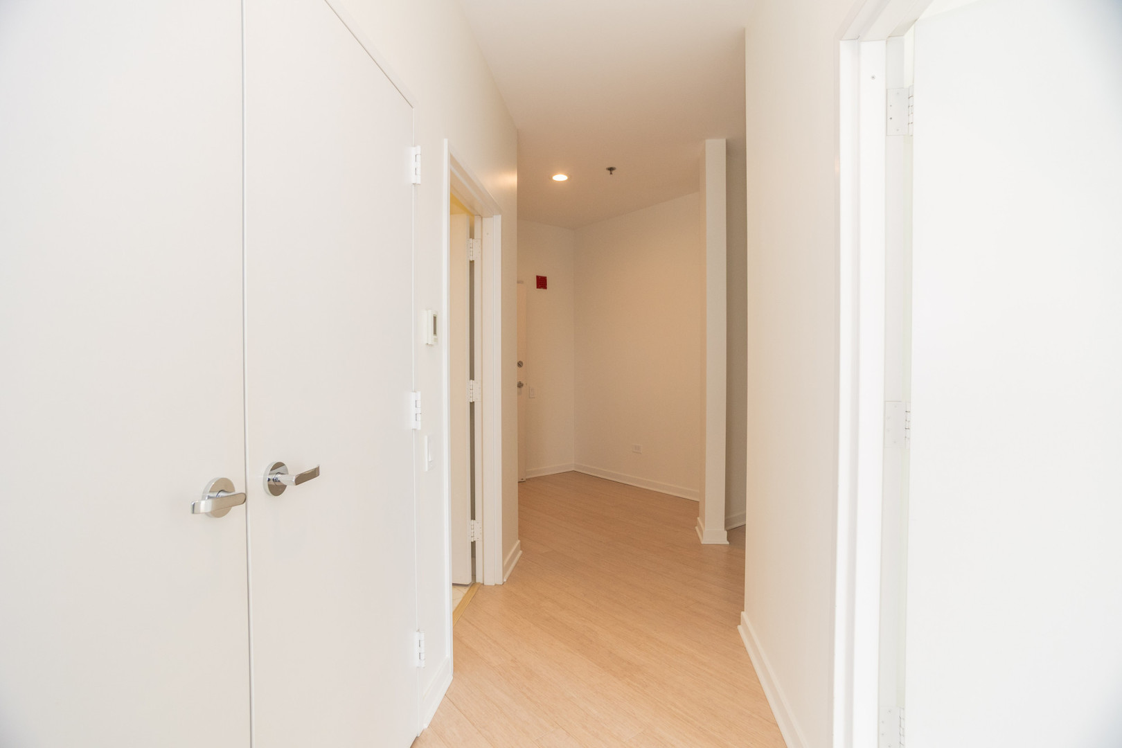 653 N Kingsbury Street Unit: 2001