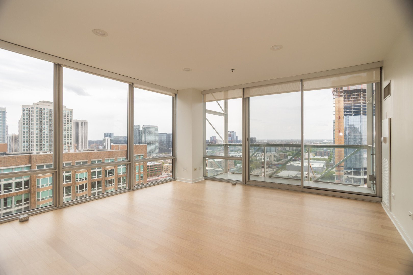 653 N Kingsbury Street Unit: 2001