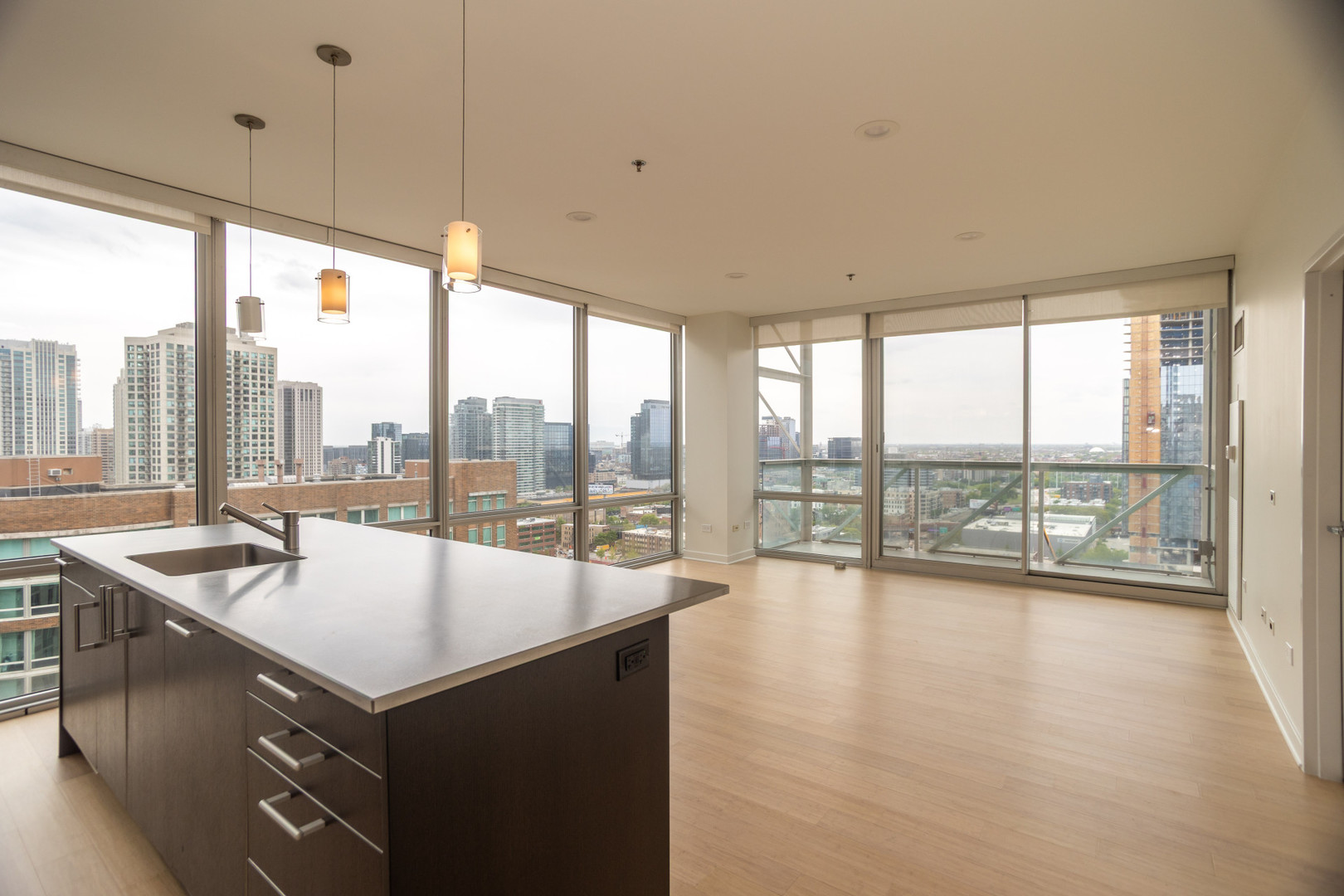 653 N Kingsbury Street Unit: 2001