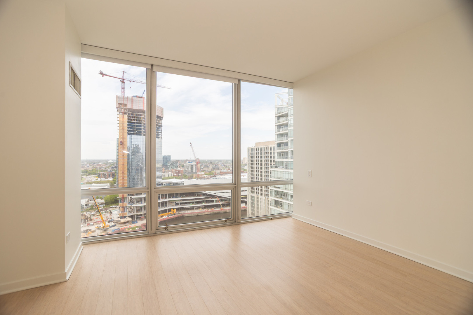 653 N Kingsbury Street Unit: 2001
