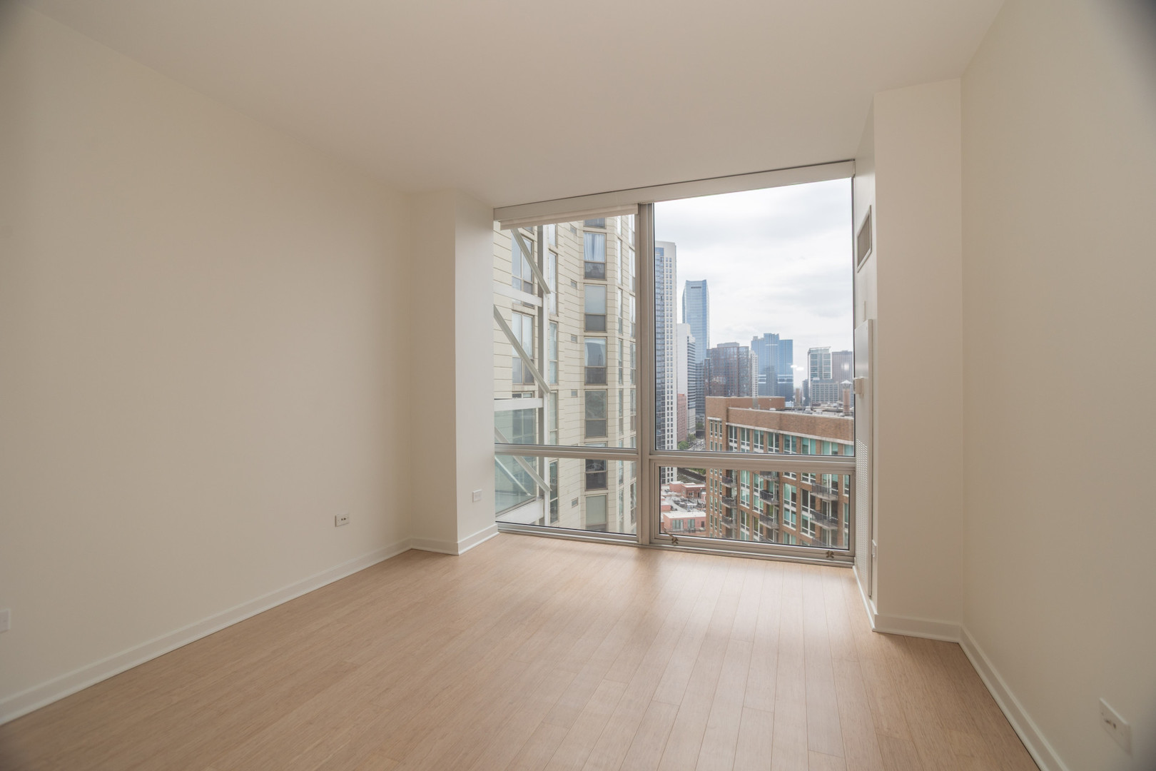 653 N Kingsbury Street Unit: 2001