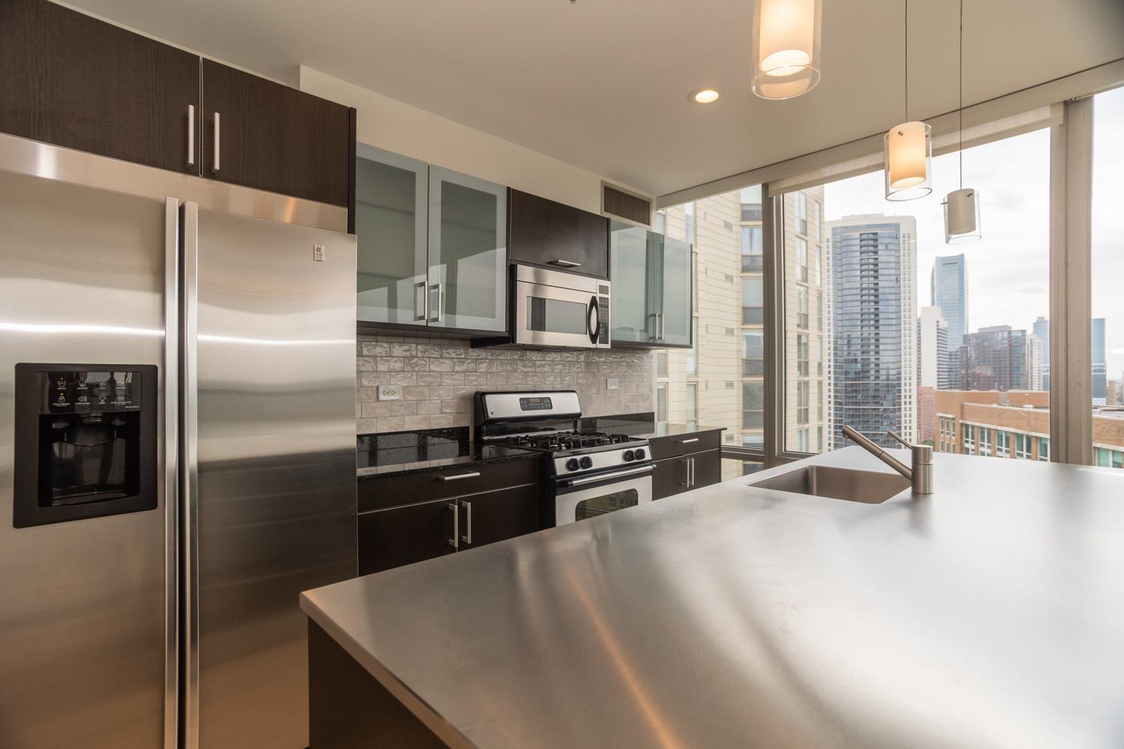 653 N Kingsbury Street Unit: 2001