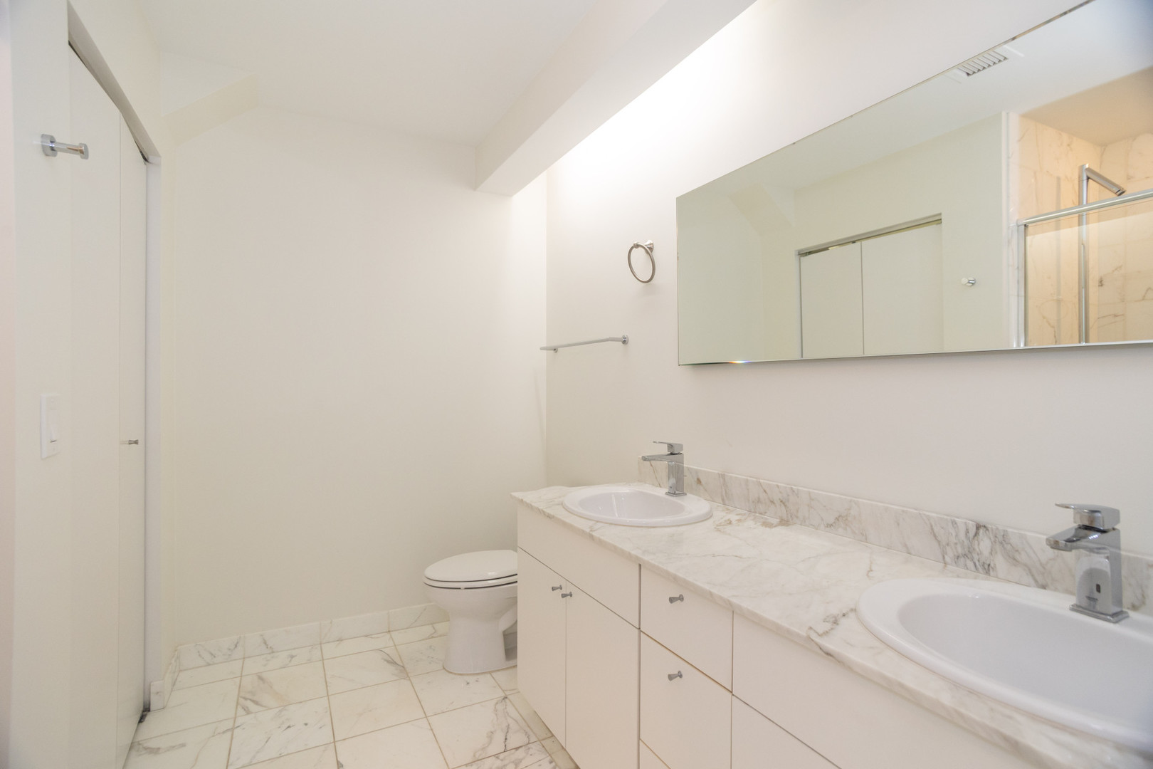 653 N Kingsbury Street Unit: 2001