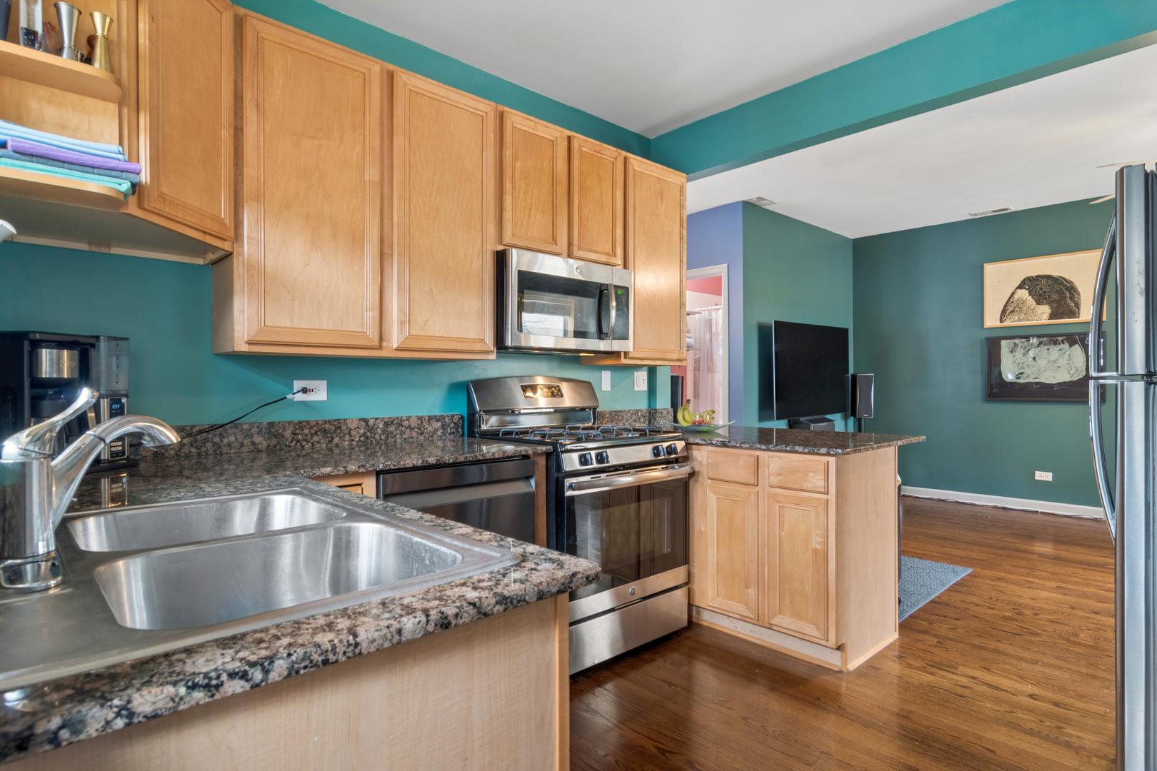 2320 W Rosemont Avenue Unit: 3