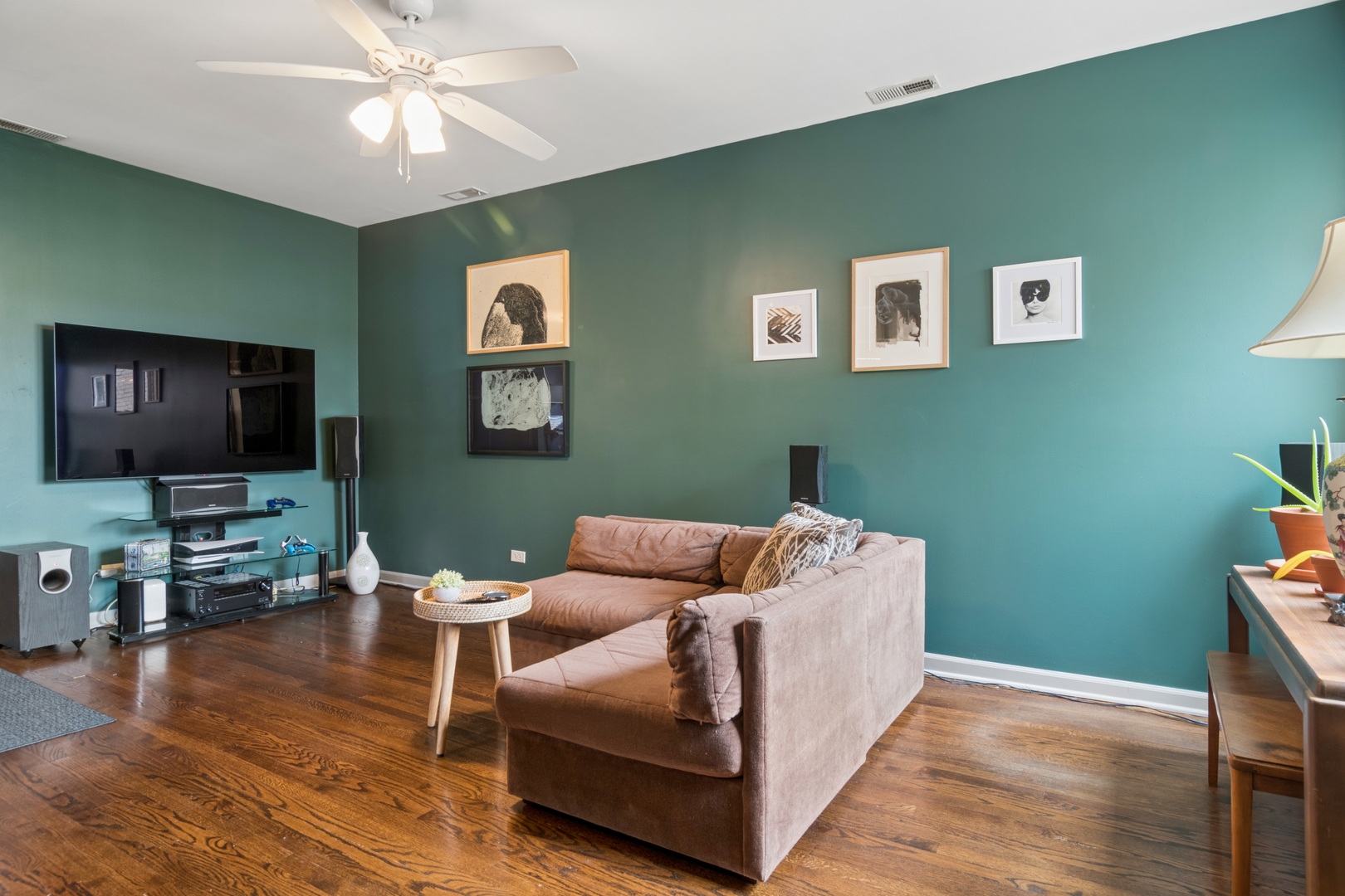 2320 W Rosemont Avenue Unit: 3