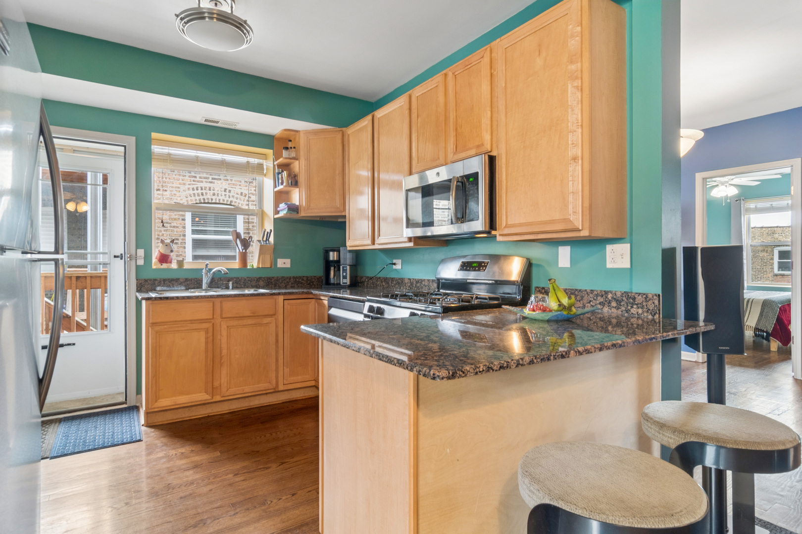 2320 W Rosemont Avenue Unit: 3