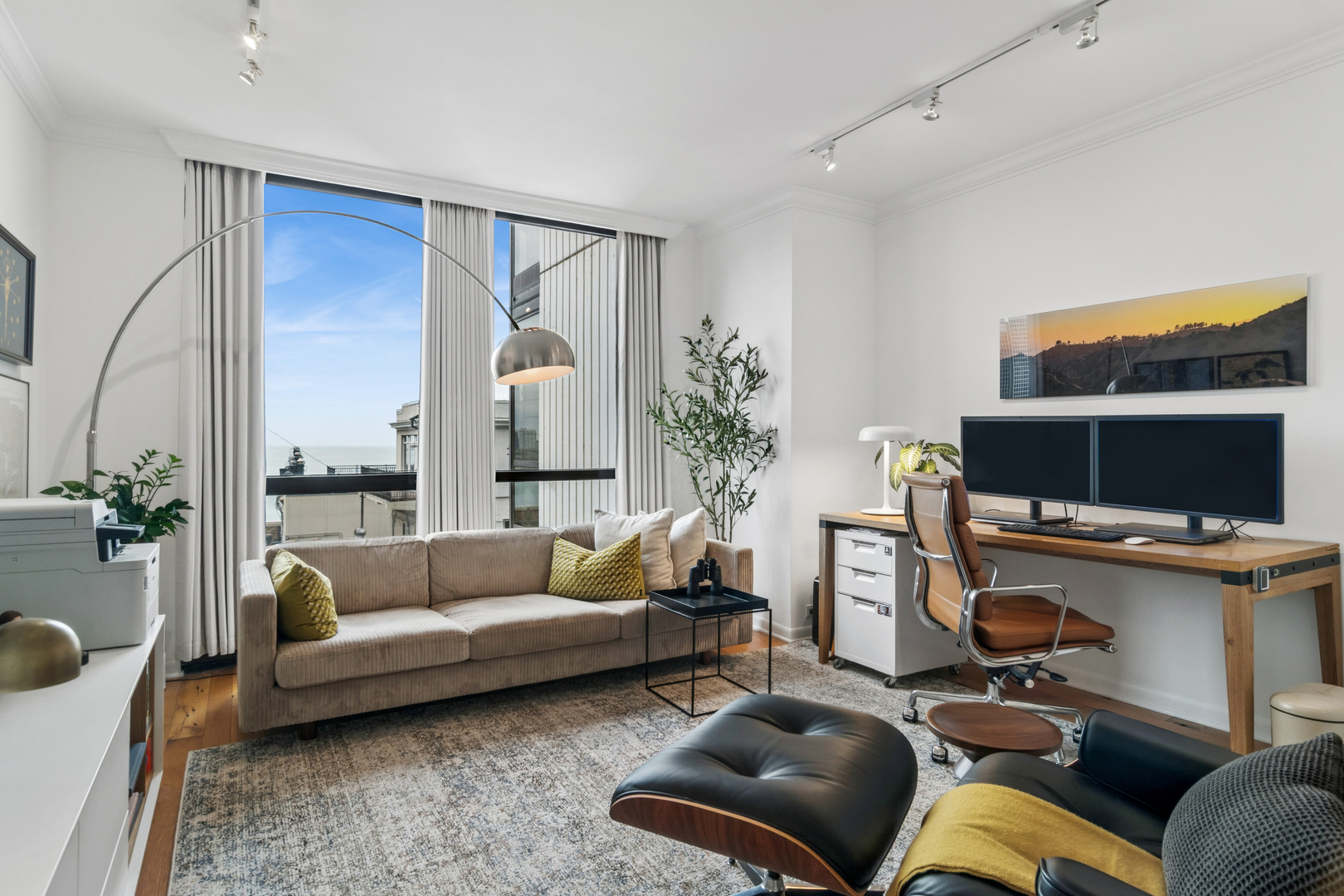 990 N LAKE SHORE Drive Unit: 16C