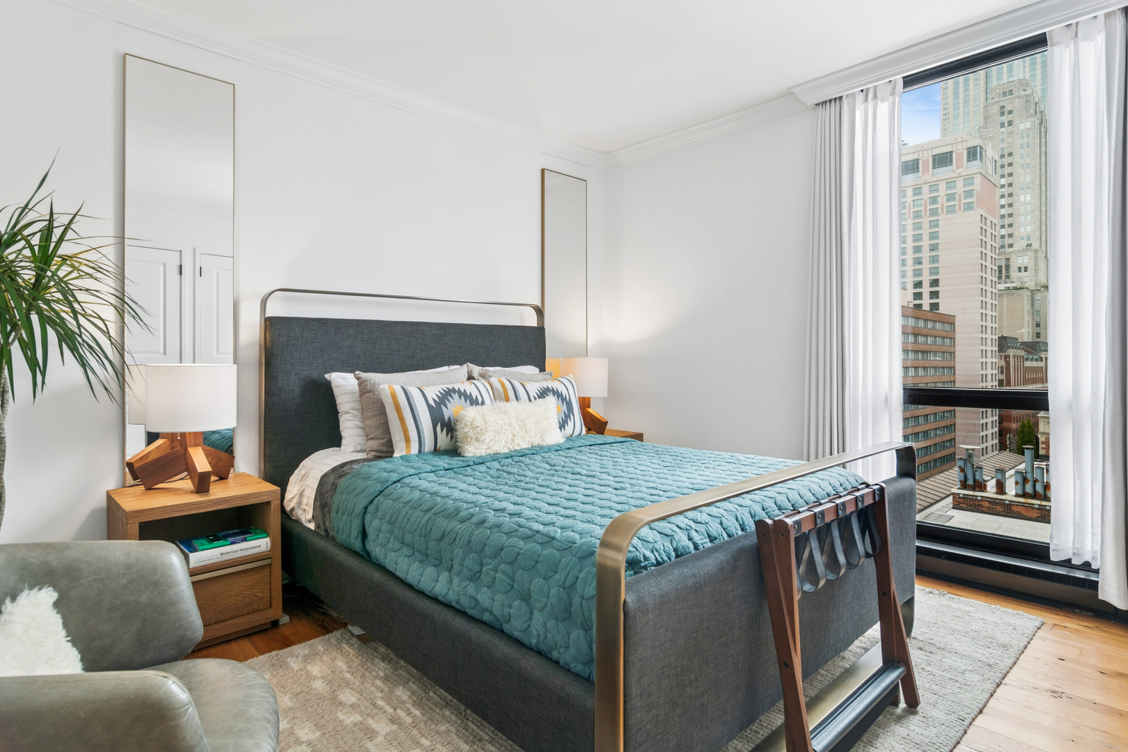 990 N LAKE SHORE Drive Unit: 16C