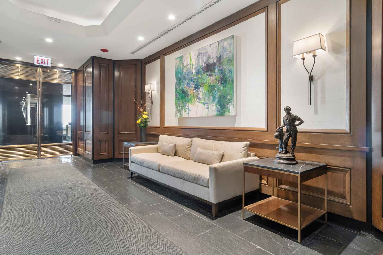 990 N LAKE SHORE Drive Unit: 16C