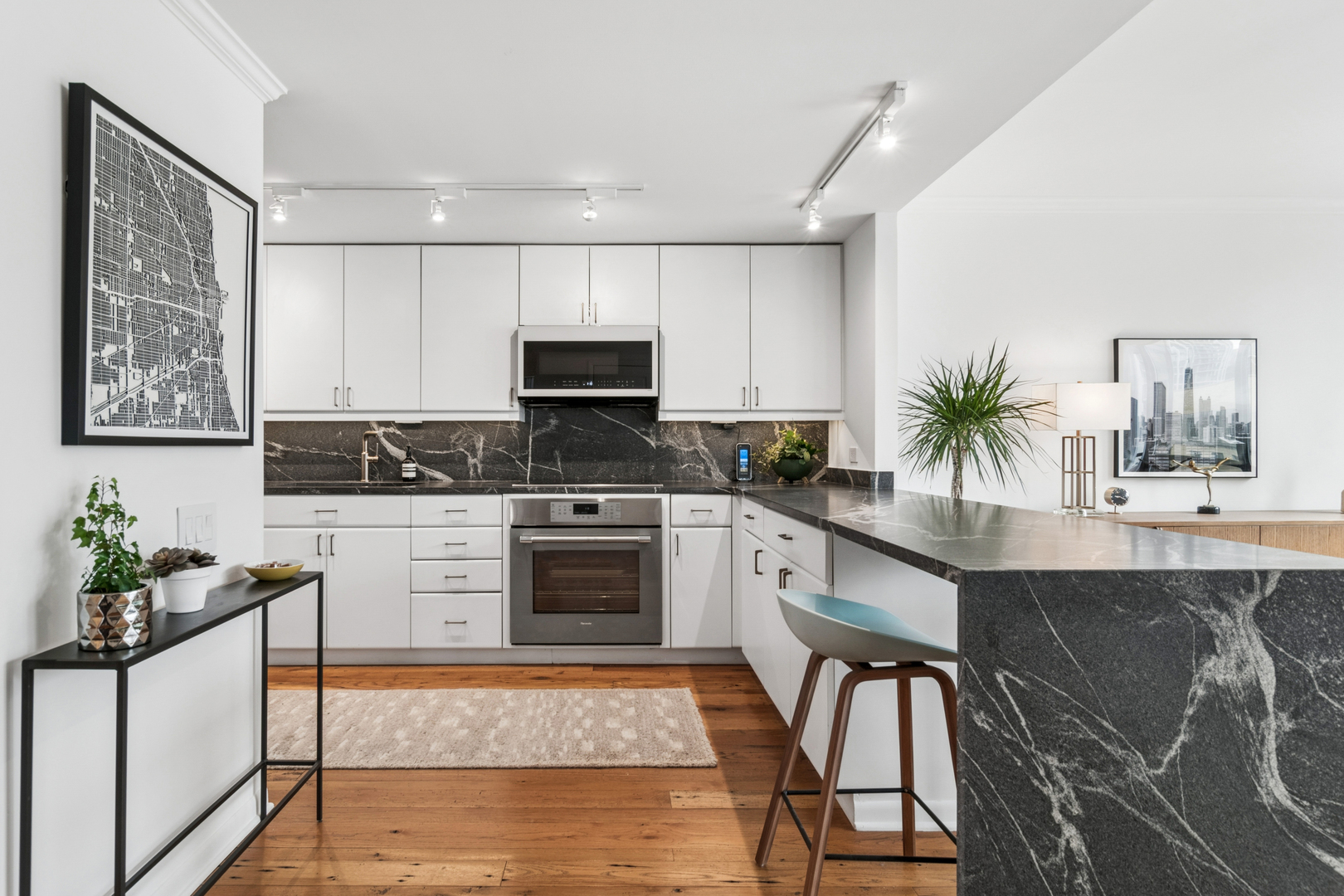 990 N LAKE SHORE Drive Unit: 16C
